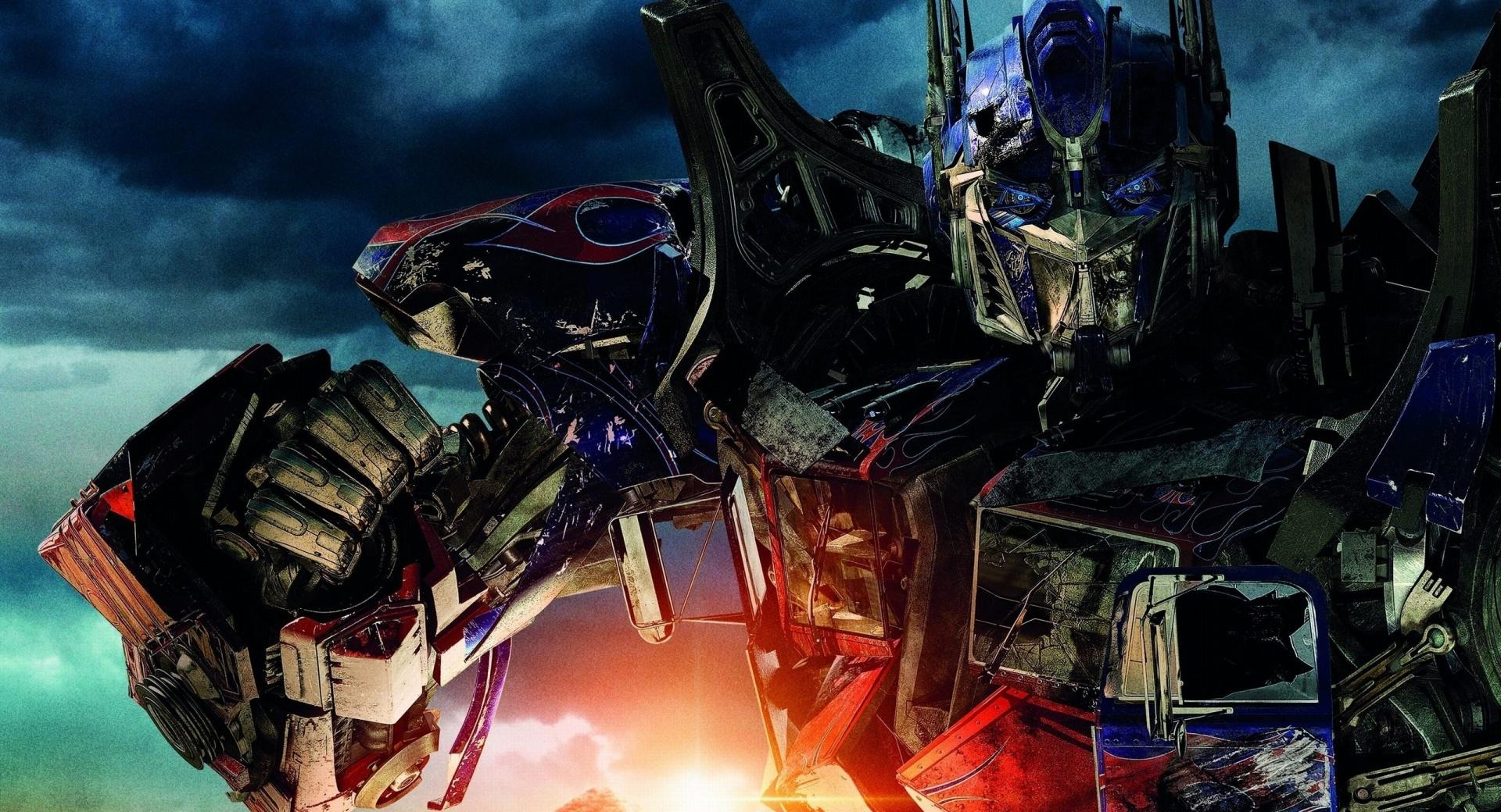 Transformers Optimus Prime at 1024 x 768 size wallpapers HD quality