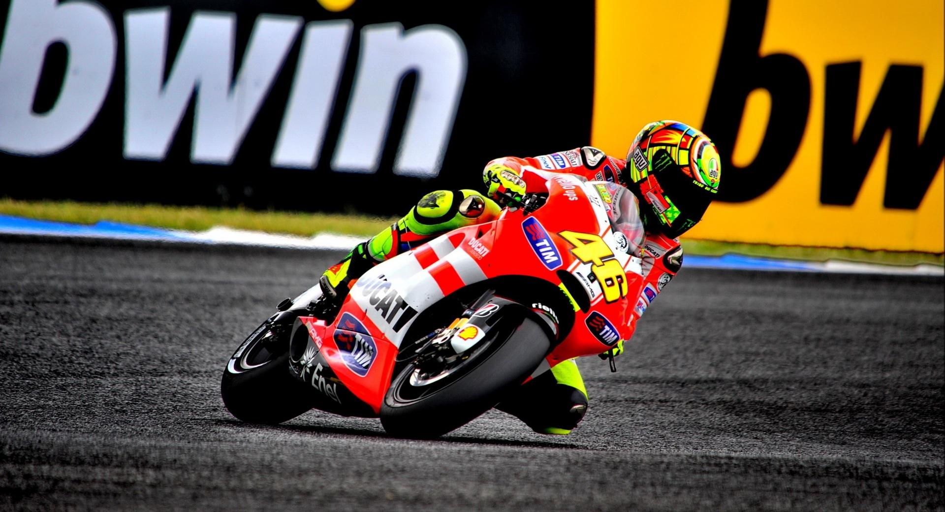 Valentino Rossi On Ducati Motorcycle 750 x 1334 iPhone 6 wallpaper download