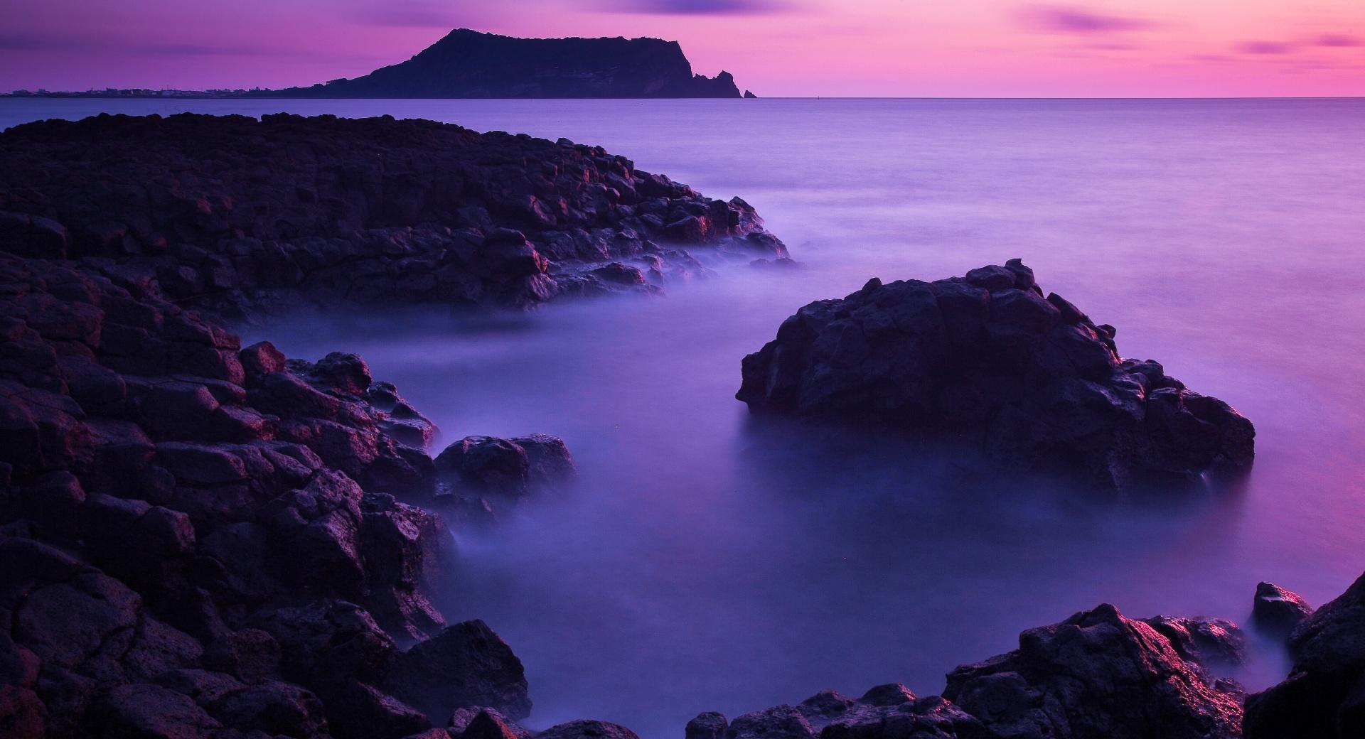 Violet Horizon at 320 x 480 iPhone size wallpapers HD quality