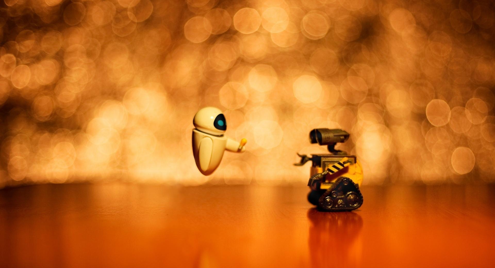 Wall-E And Eve at 1280 x 960 size wallpapers HD quality