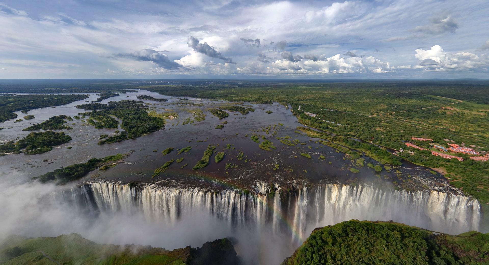 Widest Waterfall In The World at 1600 x 1200 size wallpapers HD quality