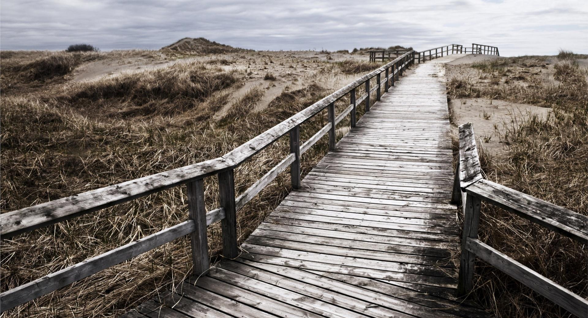 Wooden Bridge Leading To The Beach at 2048 x 2048 iPad size wallpapers HD quality