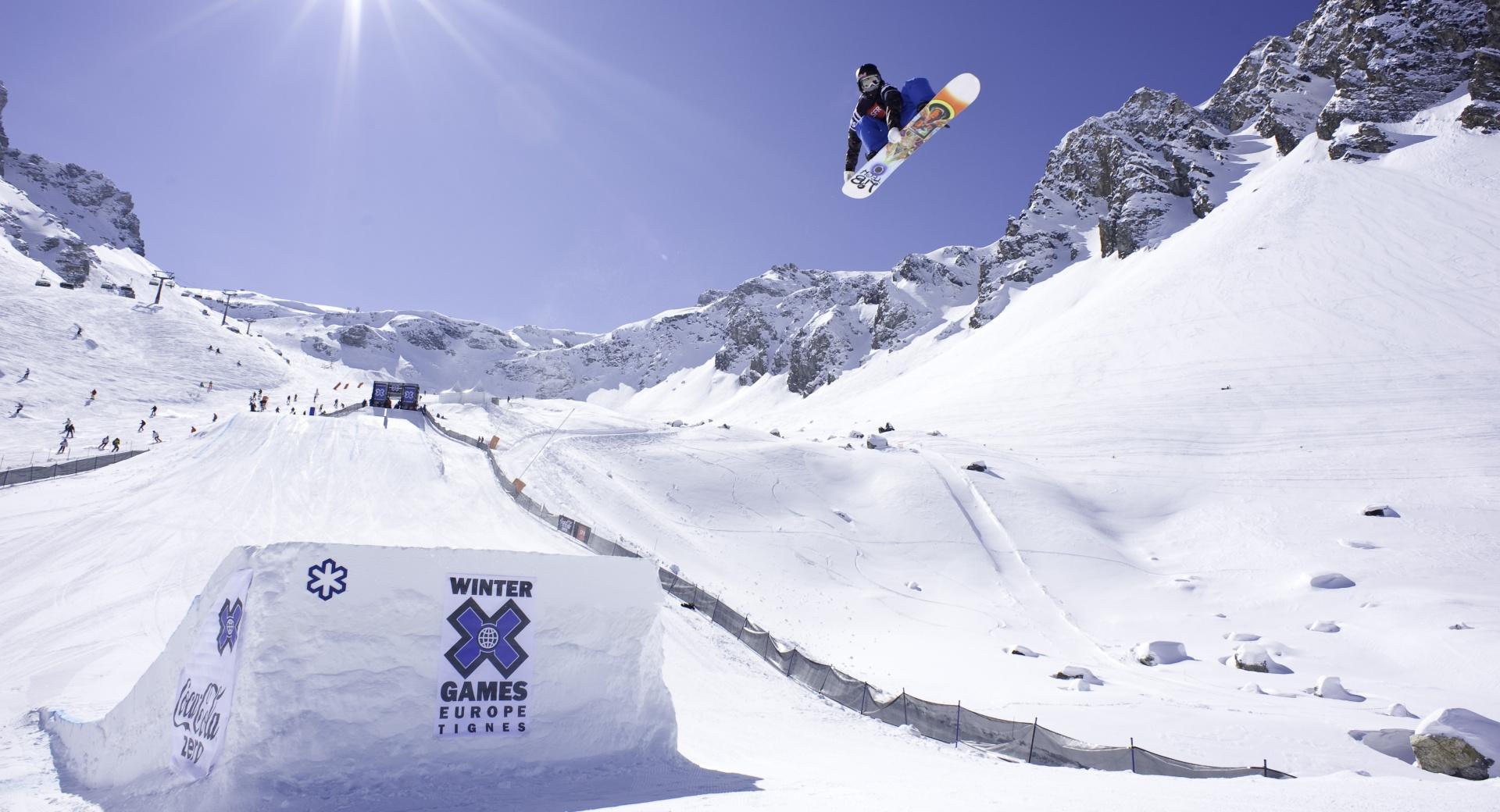 X Games Snowboarding at 750 x 1334 iPhone 6 size wallpapers HD quality