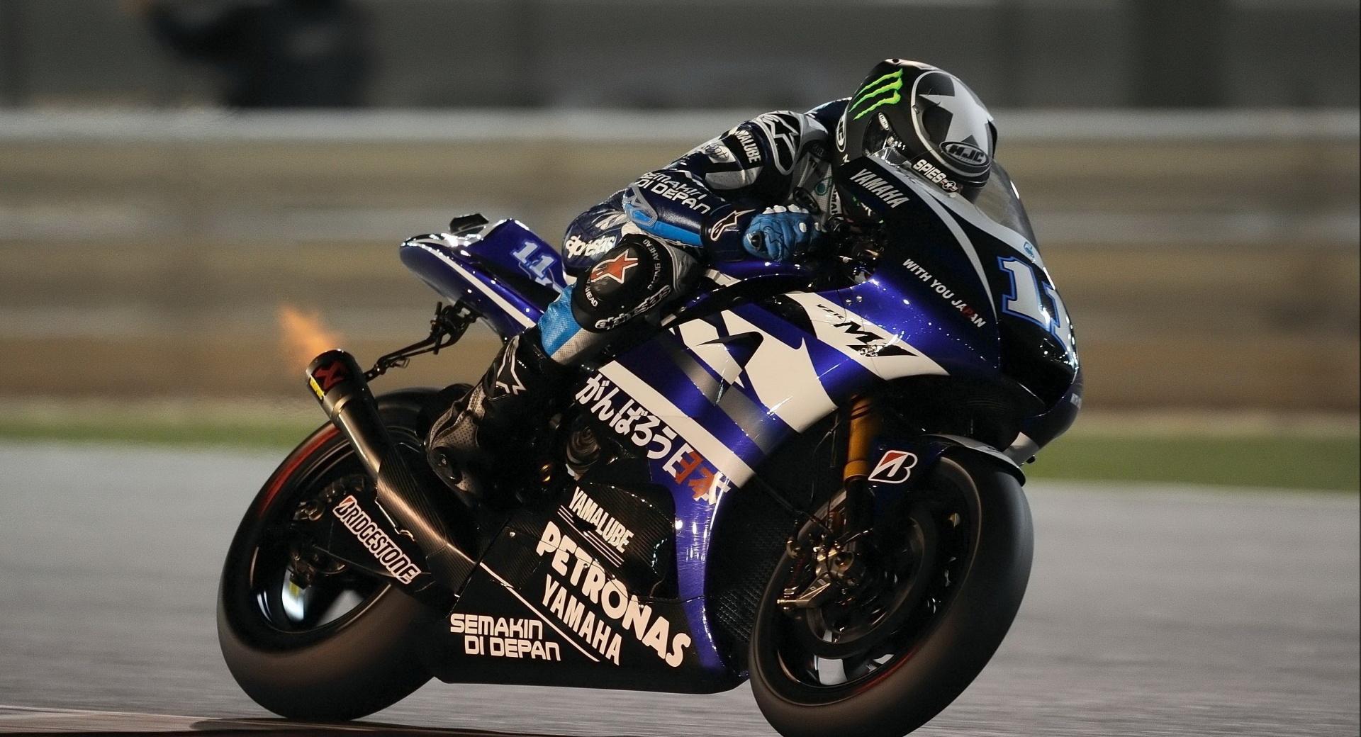 Yamaha Yzr M1 On Race Track wallpapers HD quality
