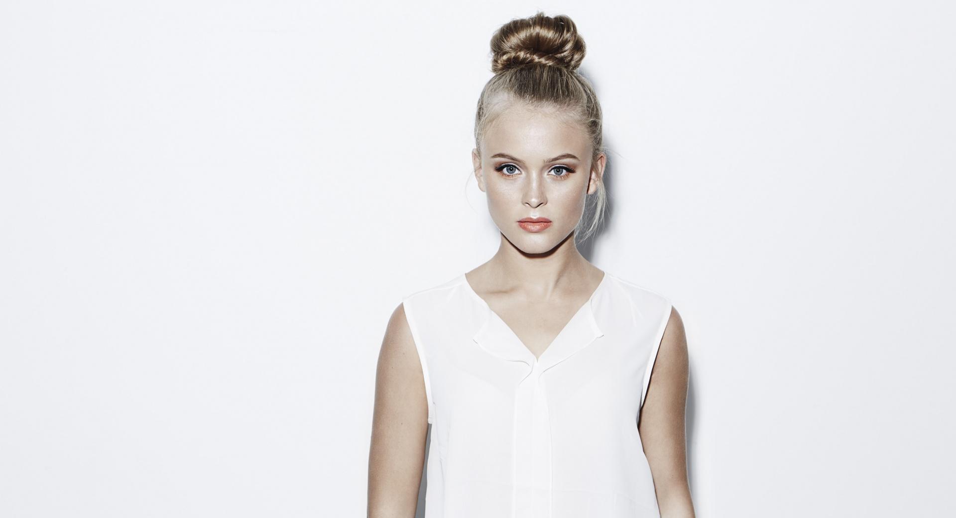 Zara Larsson at 1600 x 1200 size wallpapers HD quality