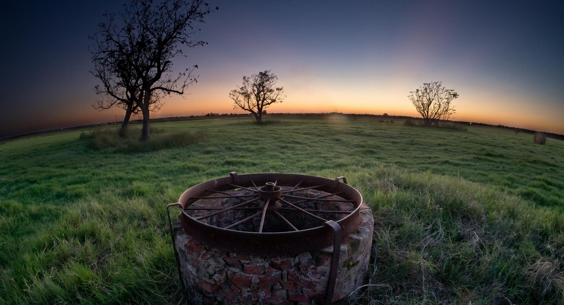 Abandoned Water Well at 1334 x 750 iPhone 7 size wallpapers HD quality