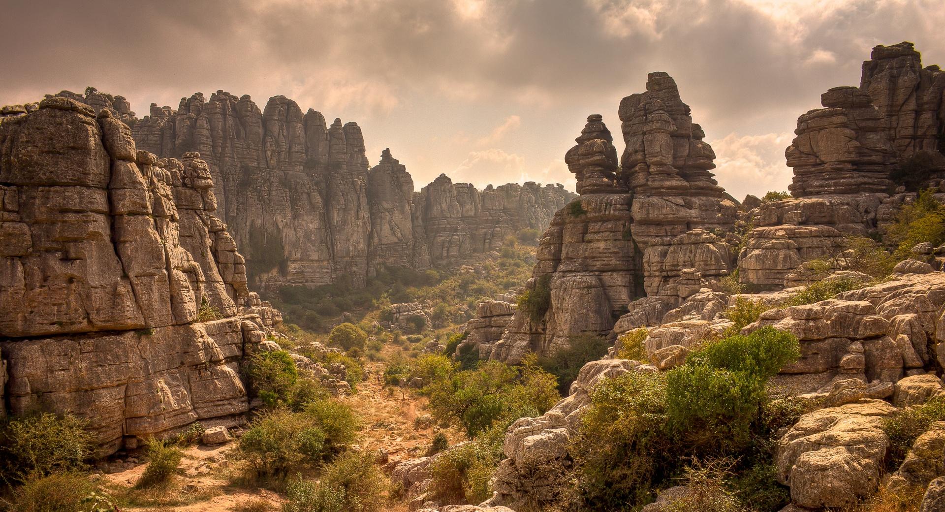 Antequera Mountains at 1152 x 864 size wallpapers HD quality