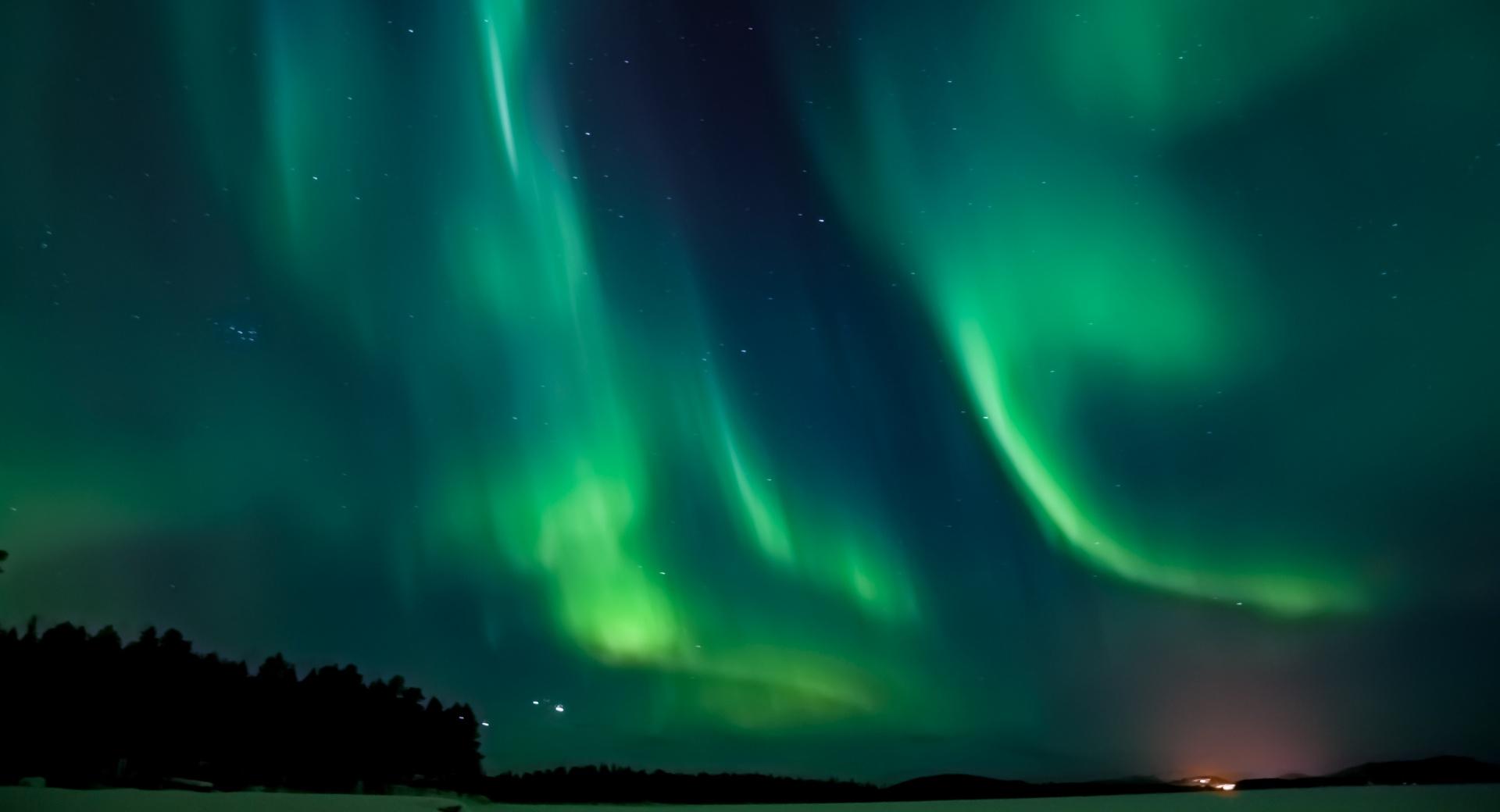 Aurora Borealis Sweden at 640 x 1136 iPhone 5 size wallpapers HD quality