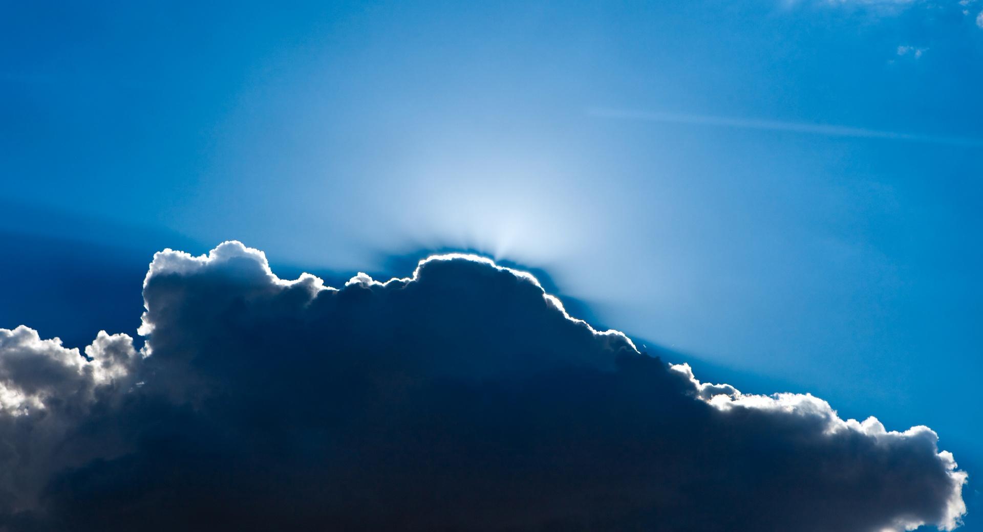 Backlit Cloud at 1600 x 1200 size wallpapers HD quality
