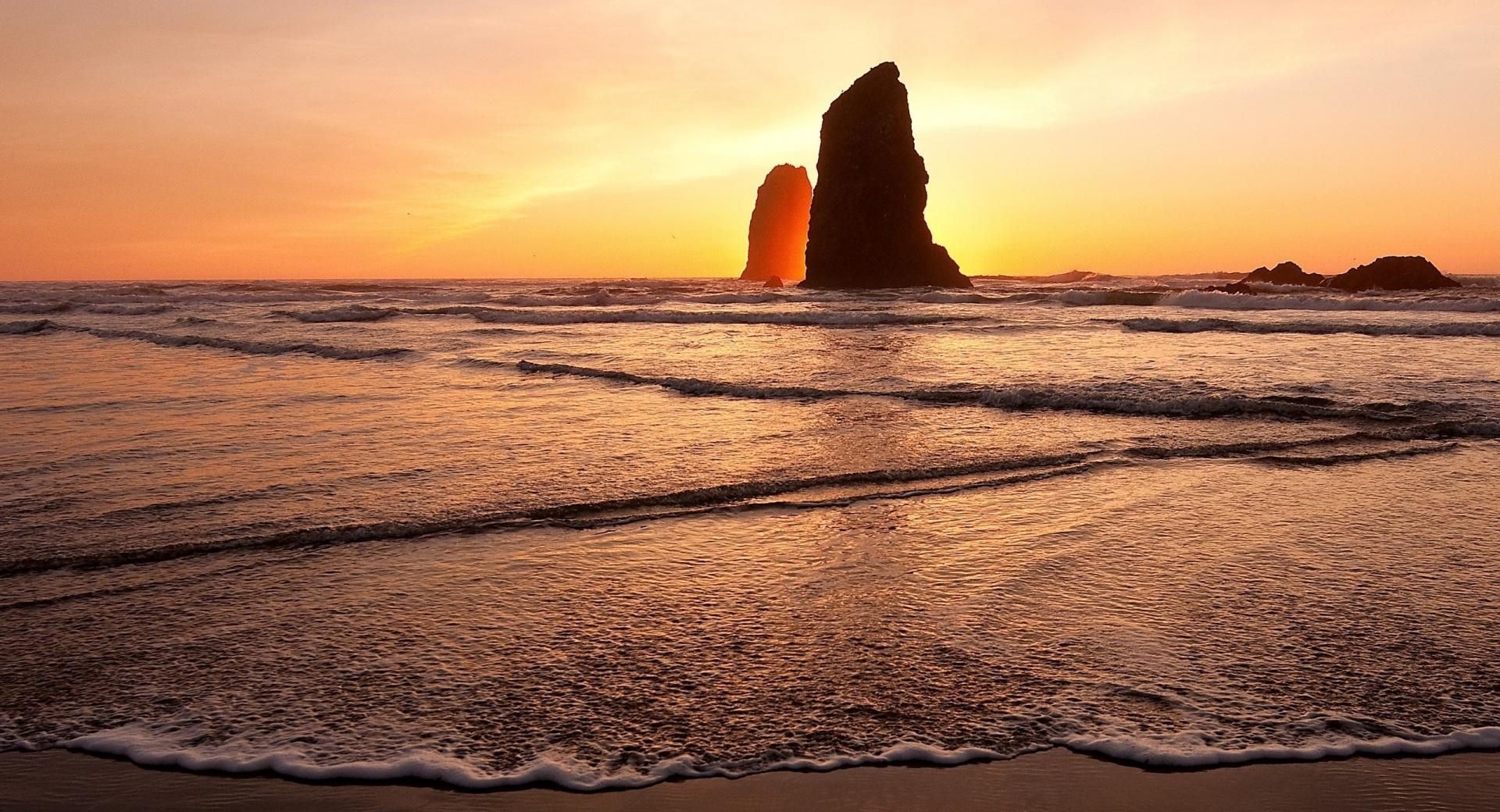 Beach Rock, Sunrise at 320 x 480 iPhone size wallpapers HD quality