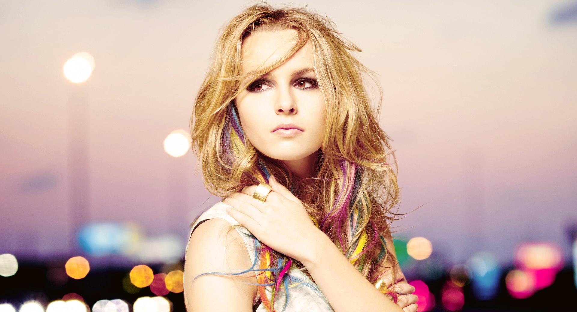 Bridgit Mendler at 1024 x 768 size wallpapers HD quality