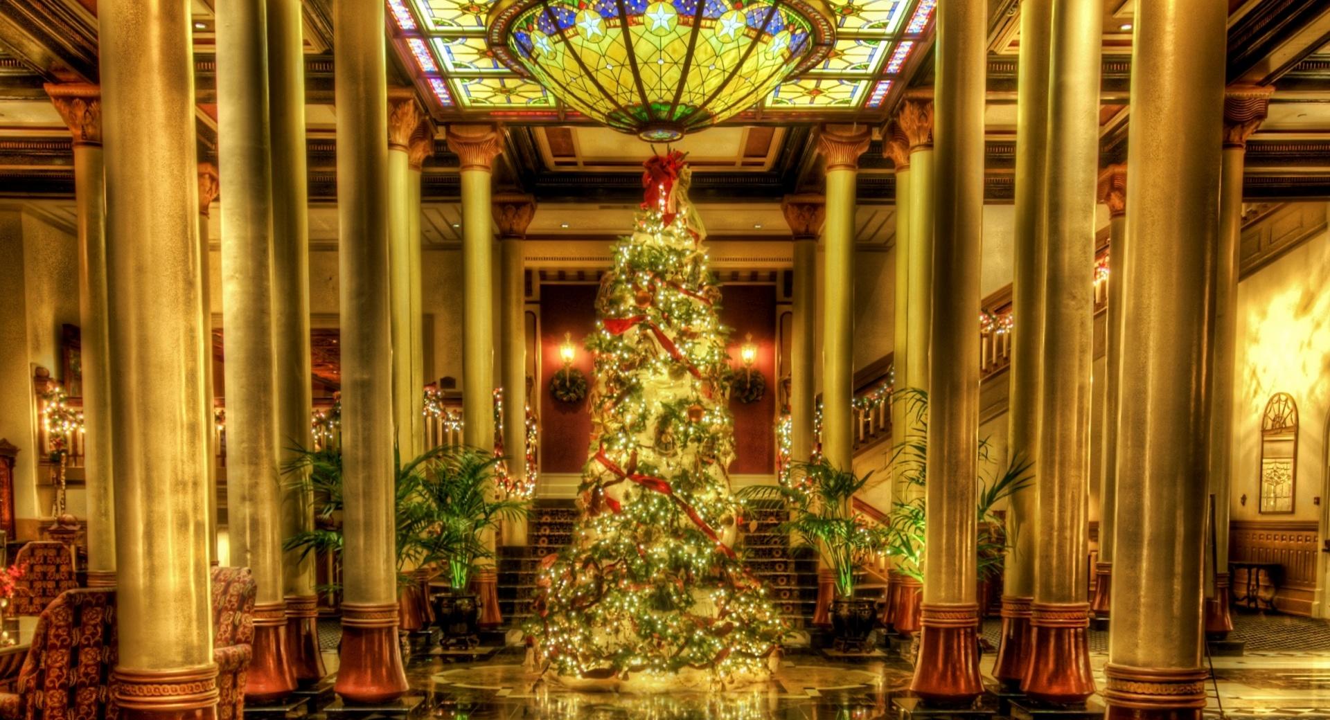 Christmas - Driskill Hotel Lobby, Texas at 640 x 1136 iPhone 5 size wallpapers HD quality