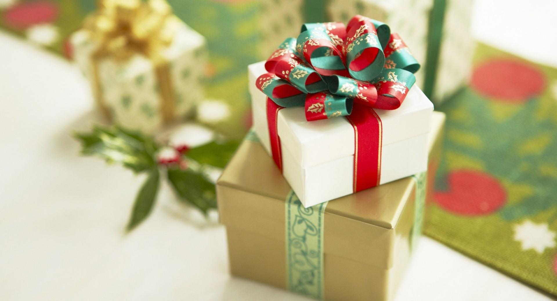 Christmas Gifts 2011 wallpapers HD quality