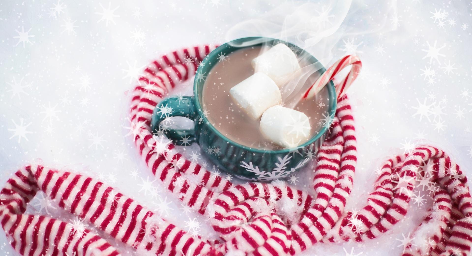 Christmas Hot Chocolate With Marshmallows at 640 x 960 iPhone 4 size wallpapers HD quality