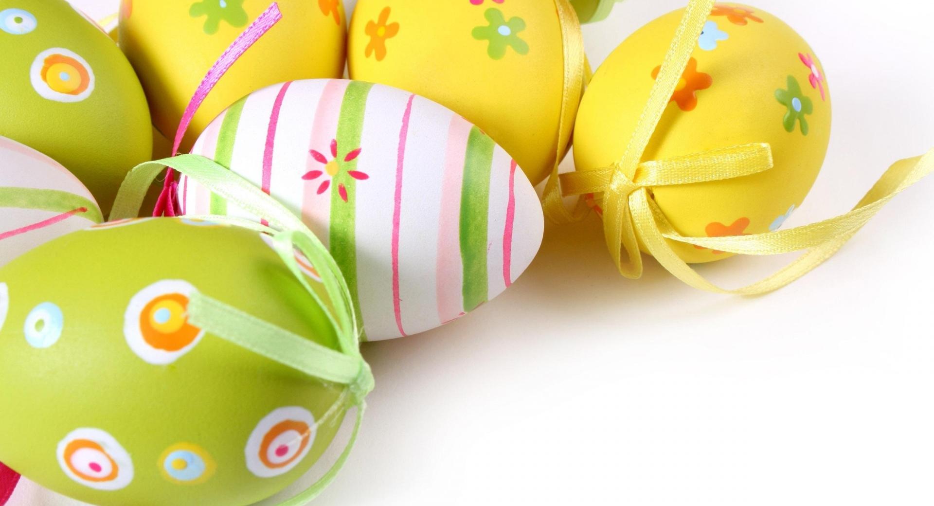 Colorful Easter Eggs at 750 x 1334 iPhone 6 size wallpapers HD quality