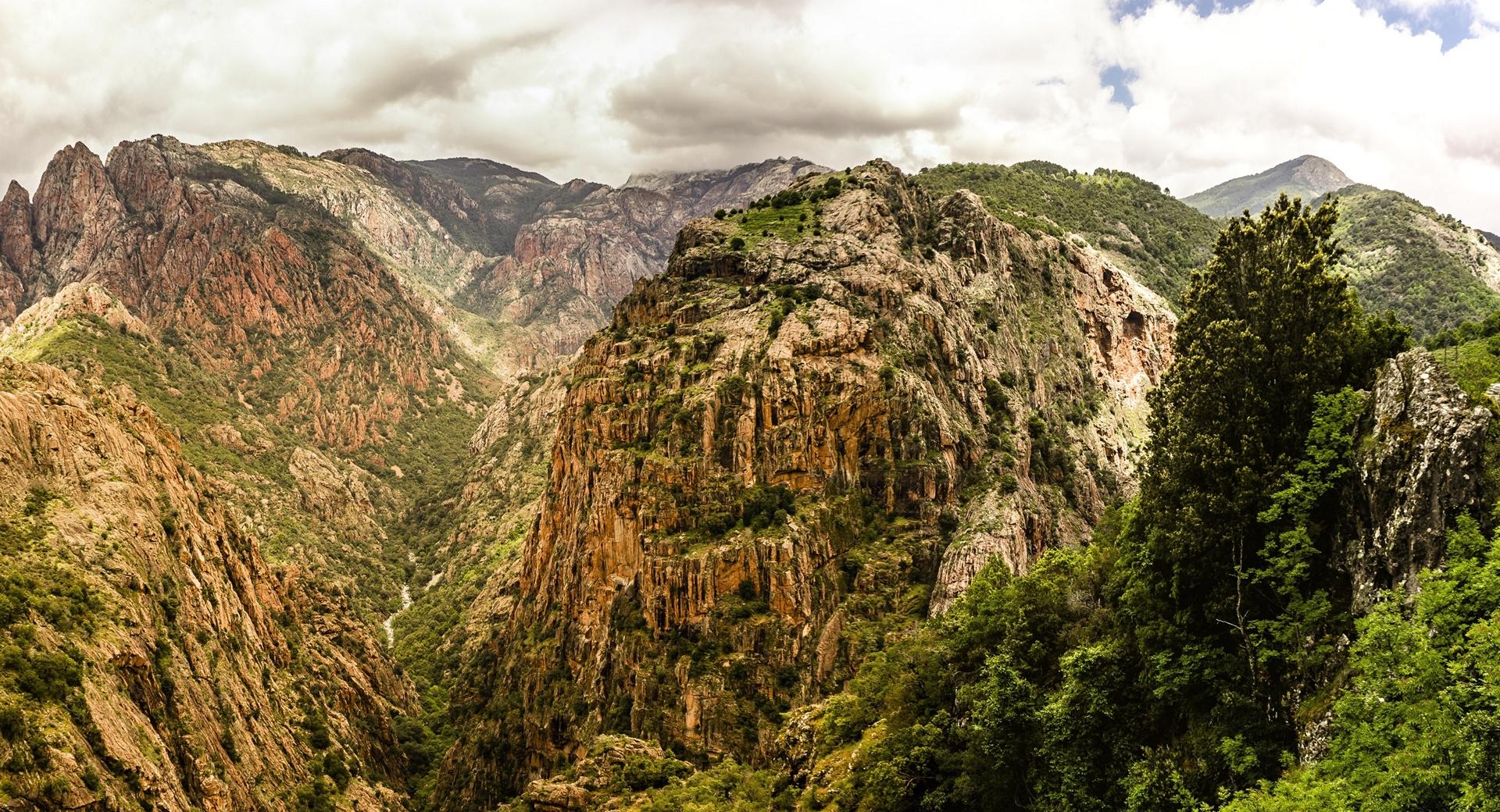 Corsica Mountains at 640 x 1136 iPhone 5 size wallpapers HD quality