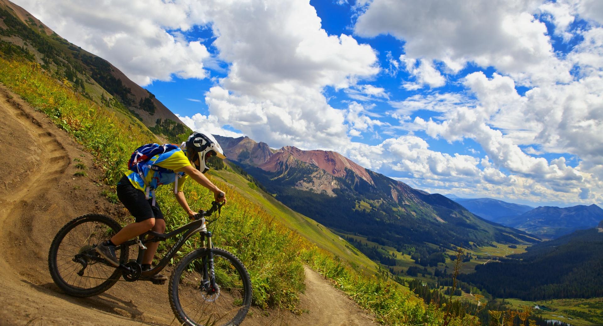 Crested Butte Biking at 1024 x 1024 iPad size wallpapers HD quality
