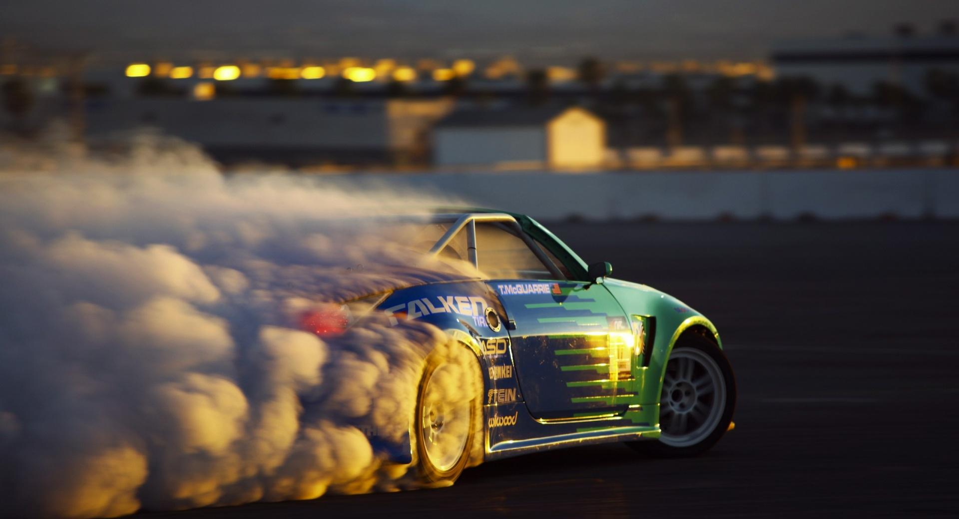 Drifting (Motorsport) at 1024 x 1024 iPad size wallpapers HD quality