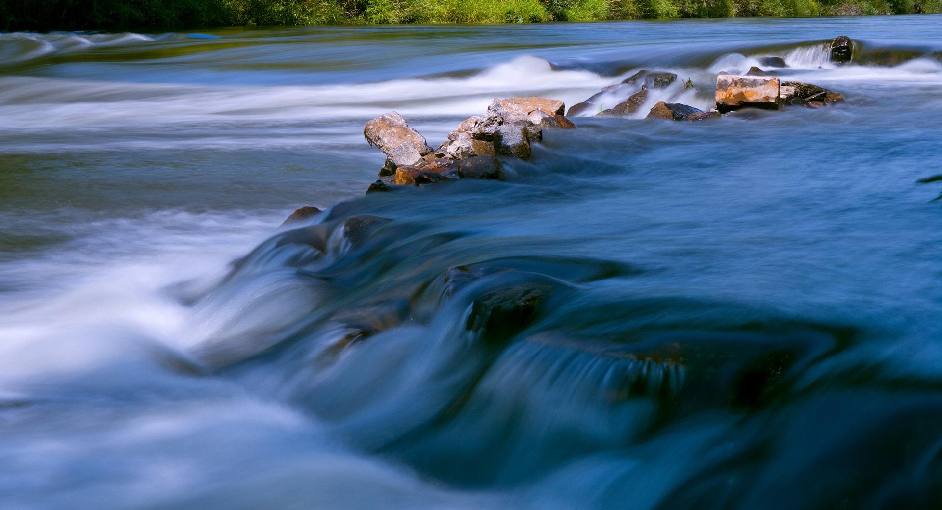 Flowing Water at 1024 x 1024 iPad size wallpapers HD quality
