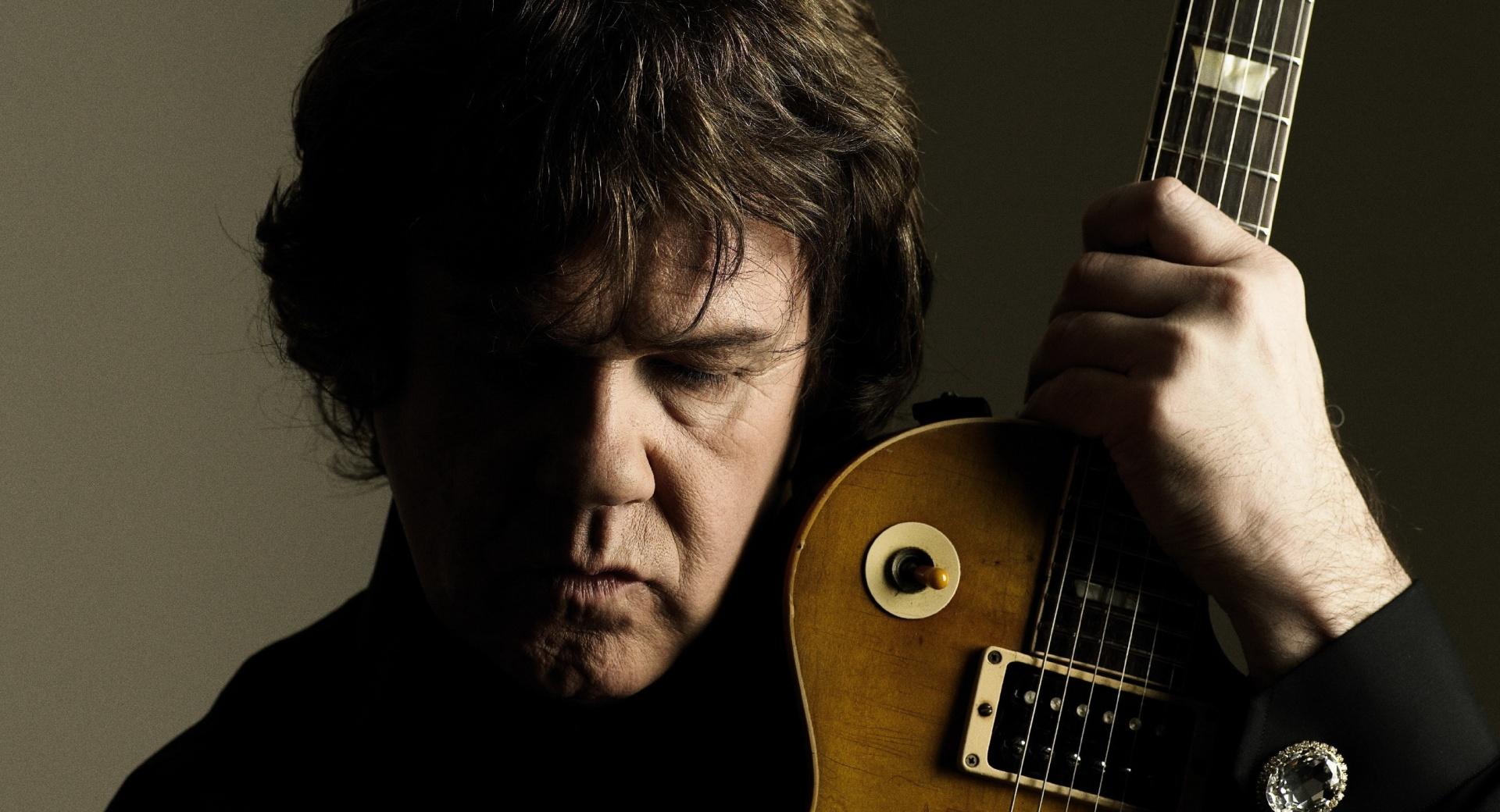 Gary Moore at 2048 x 2048 iPad size wallpapers HD quality