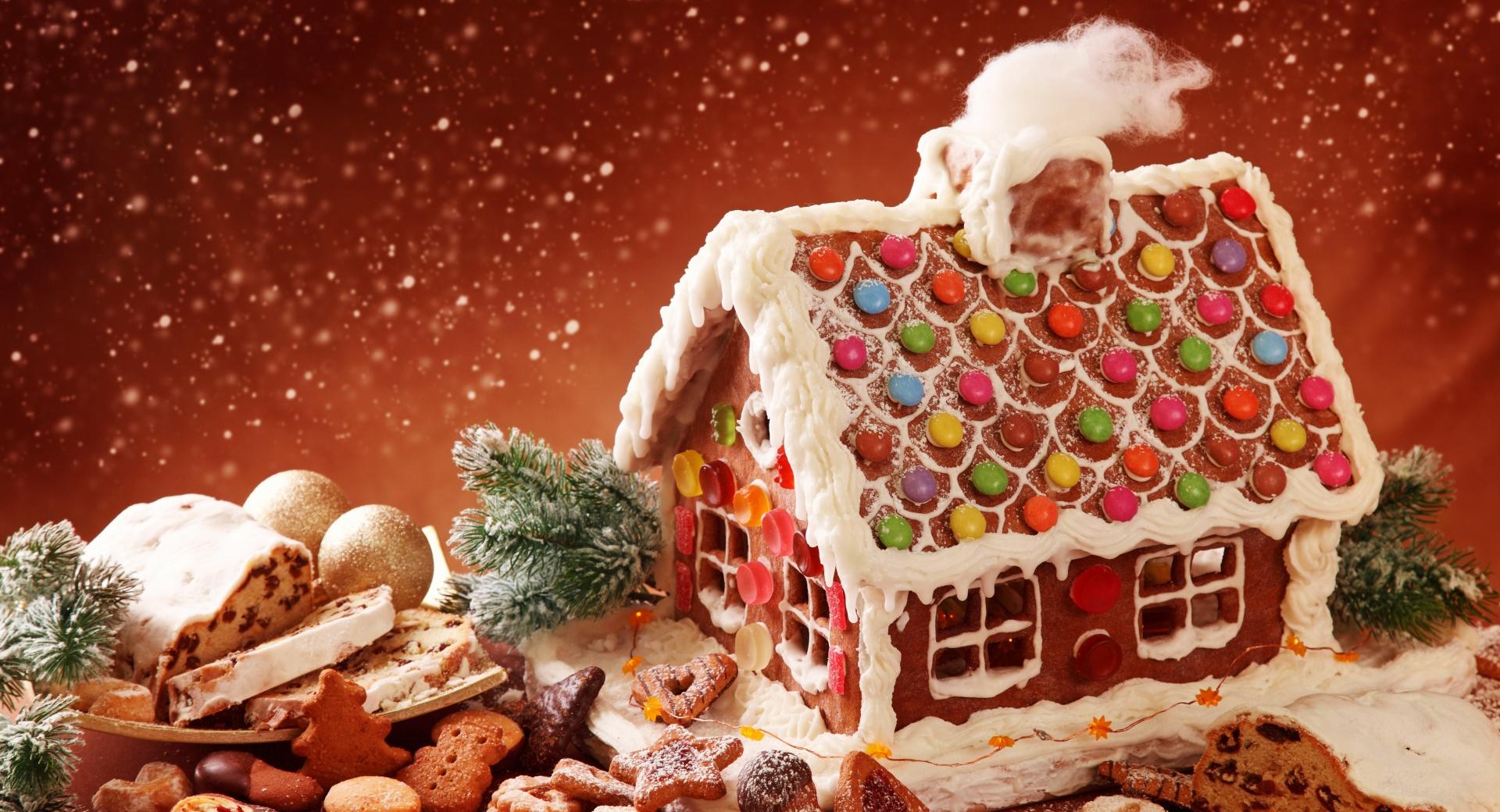 Gingerbread House And Cookies at 1024 x 768 size wallpapers HD quality