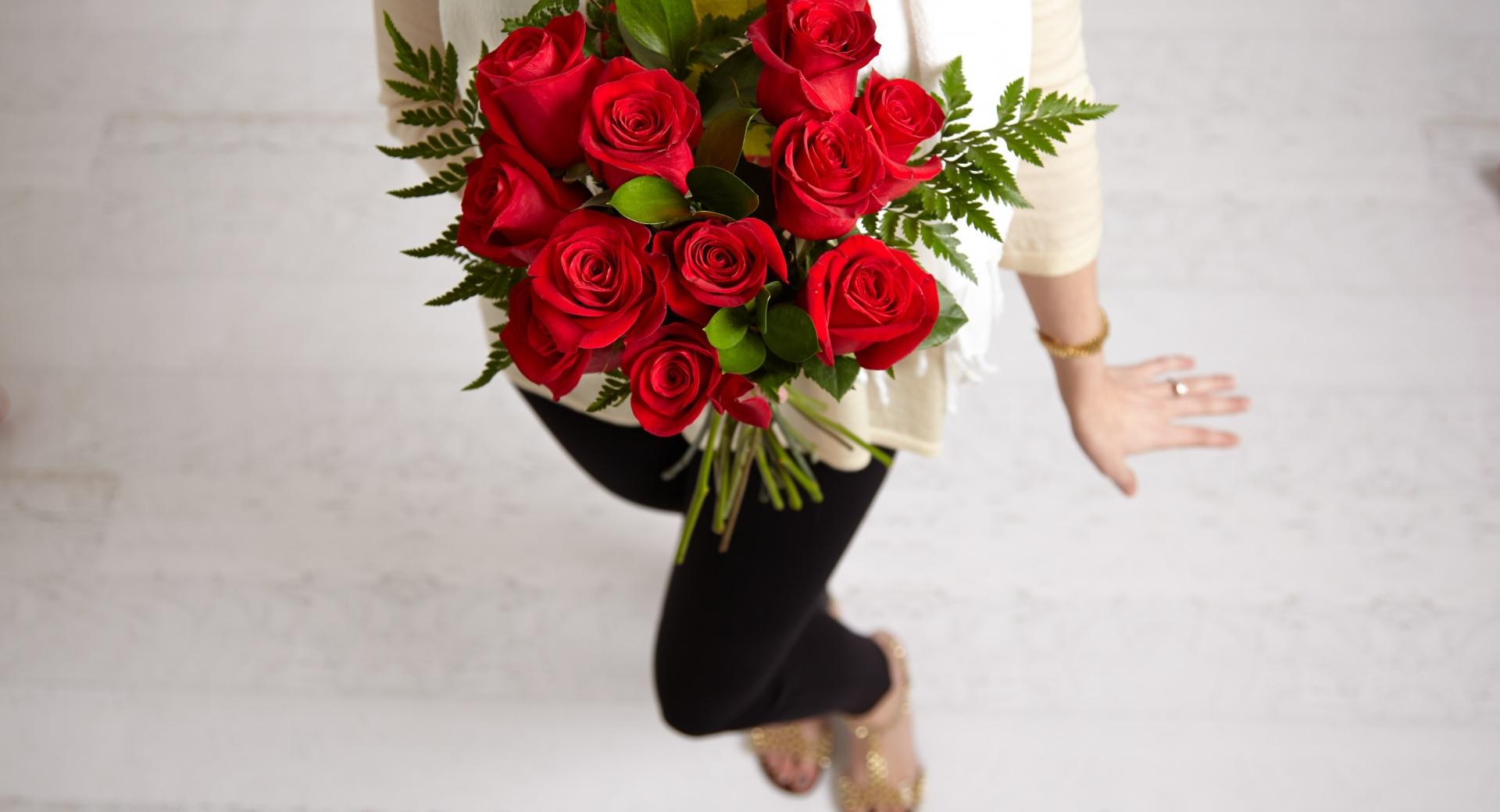 Happy Mothers Day Flowers Red Roses at 750 x 1334 iPhone 6 size wallpapers HD quality