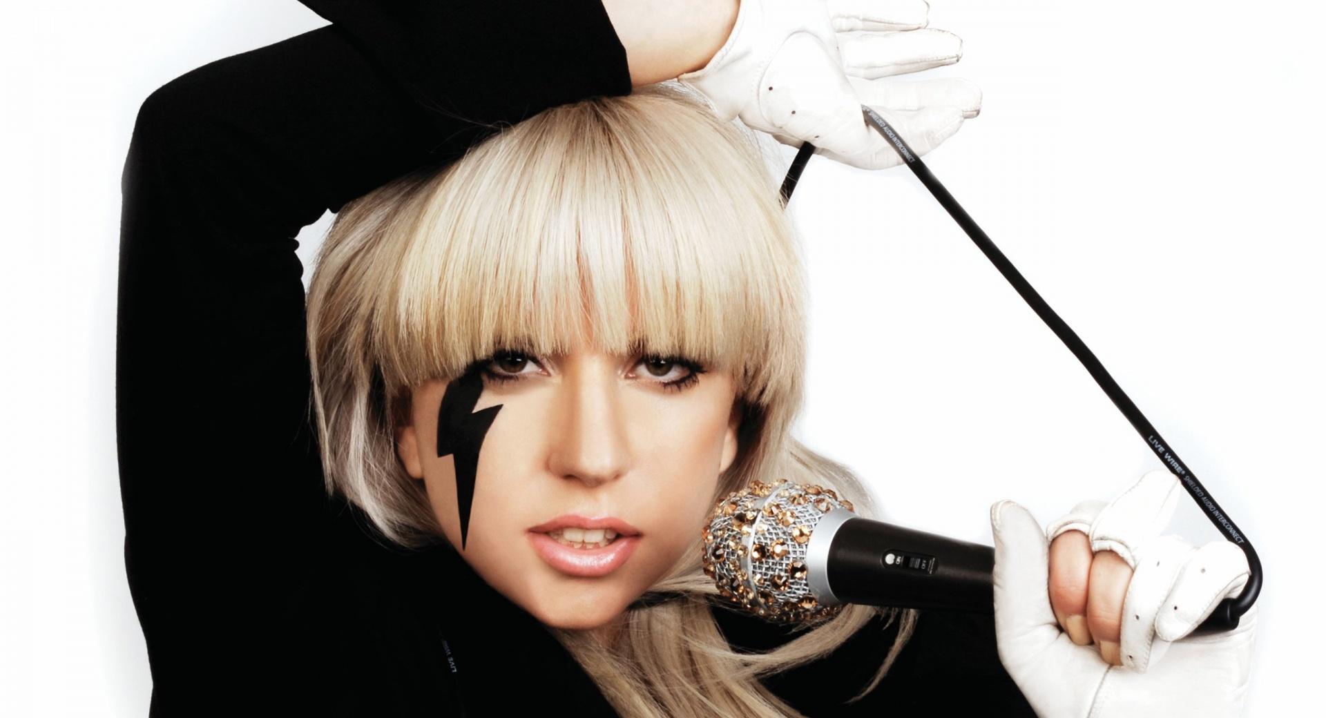Lady Gaga at 640 x 960 iPhone 4 size wallpapers HD quality