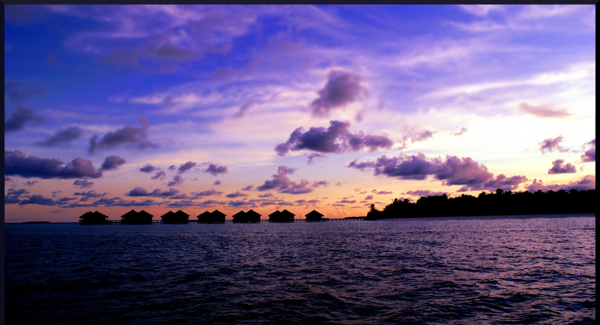 Maldives Seascape at 1024 x 1024 iPad size wallpapers HD quality