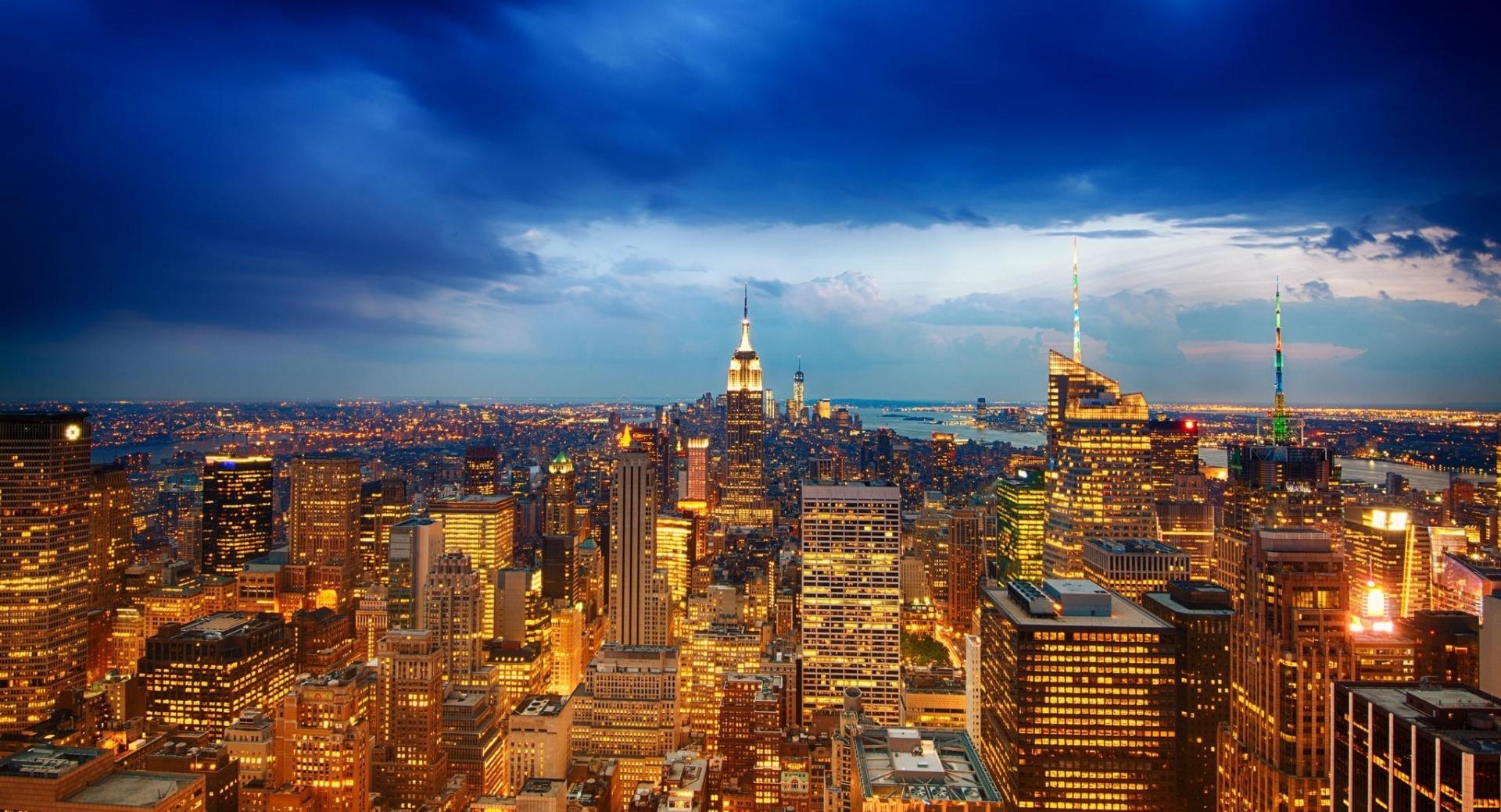 Manhattan Empire State Building Evening at 1024 x 1024 iPad size wallpapers HD quality