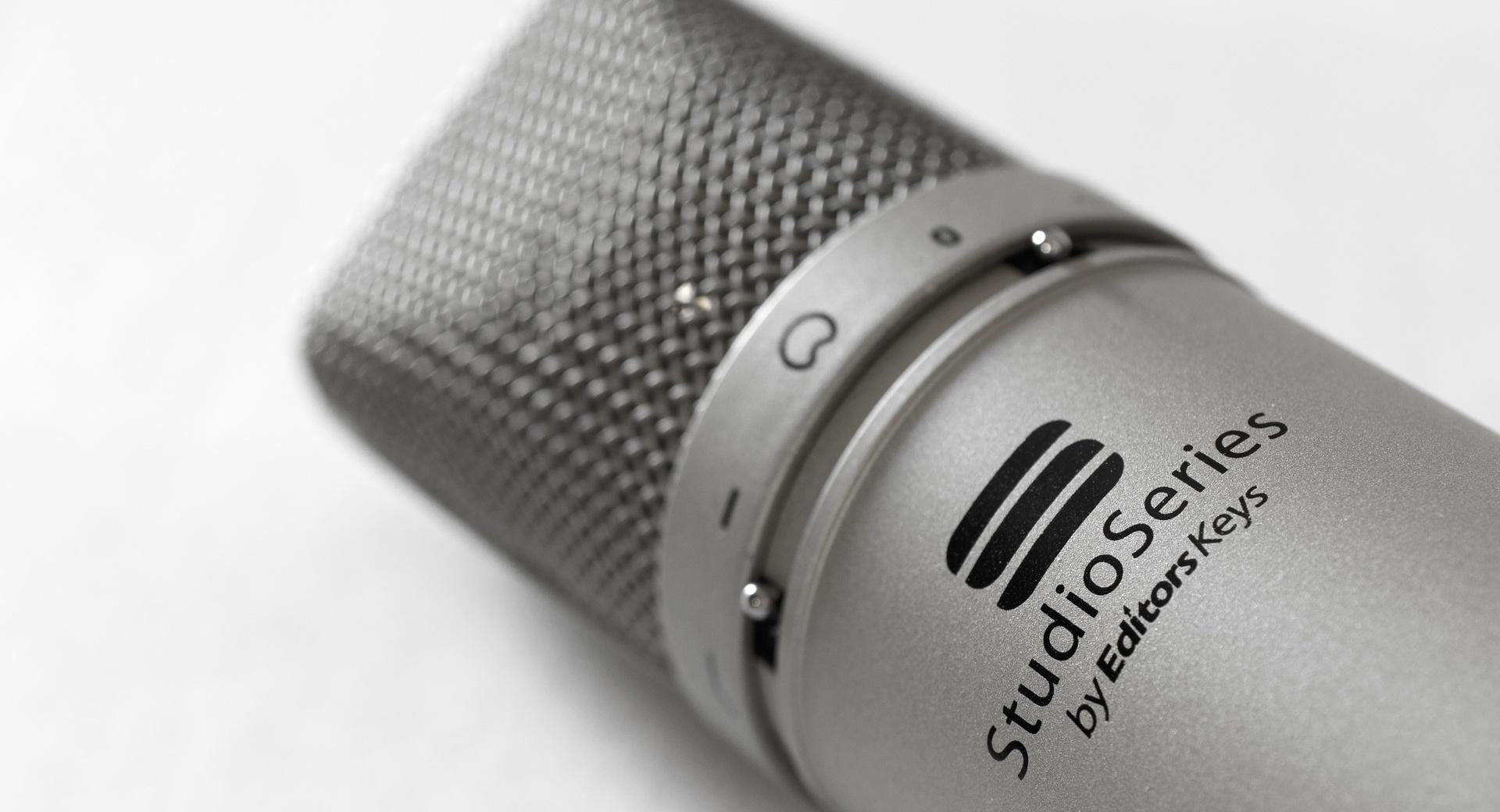 Microphone Close Up at 1152 x 864 size wallpapers HD quality