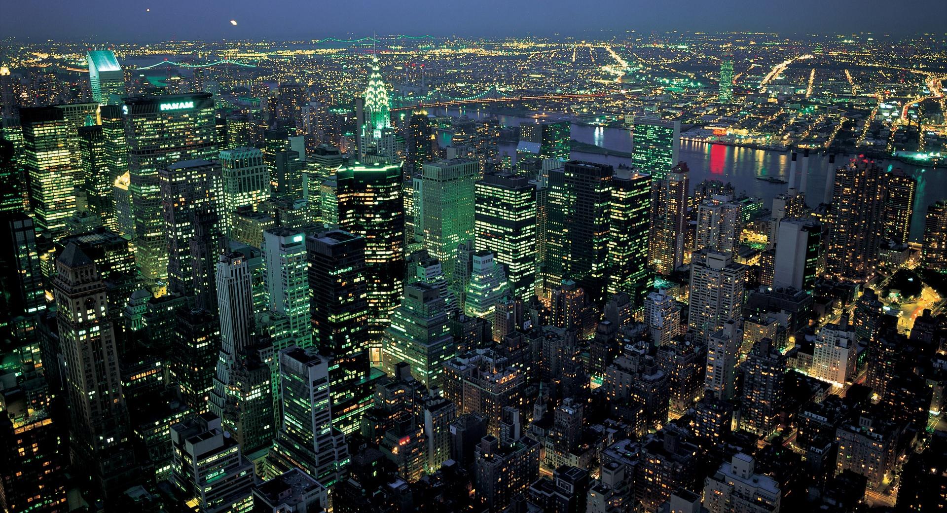 New York Night Panorama at 640 x 960 iPhone 4 size wallpapers HD quality