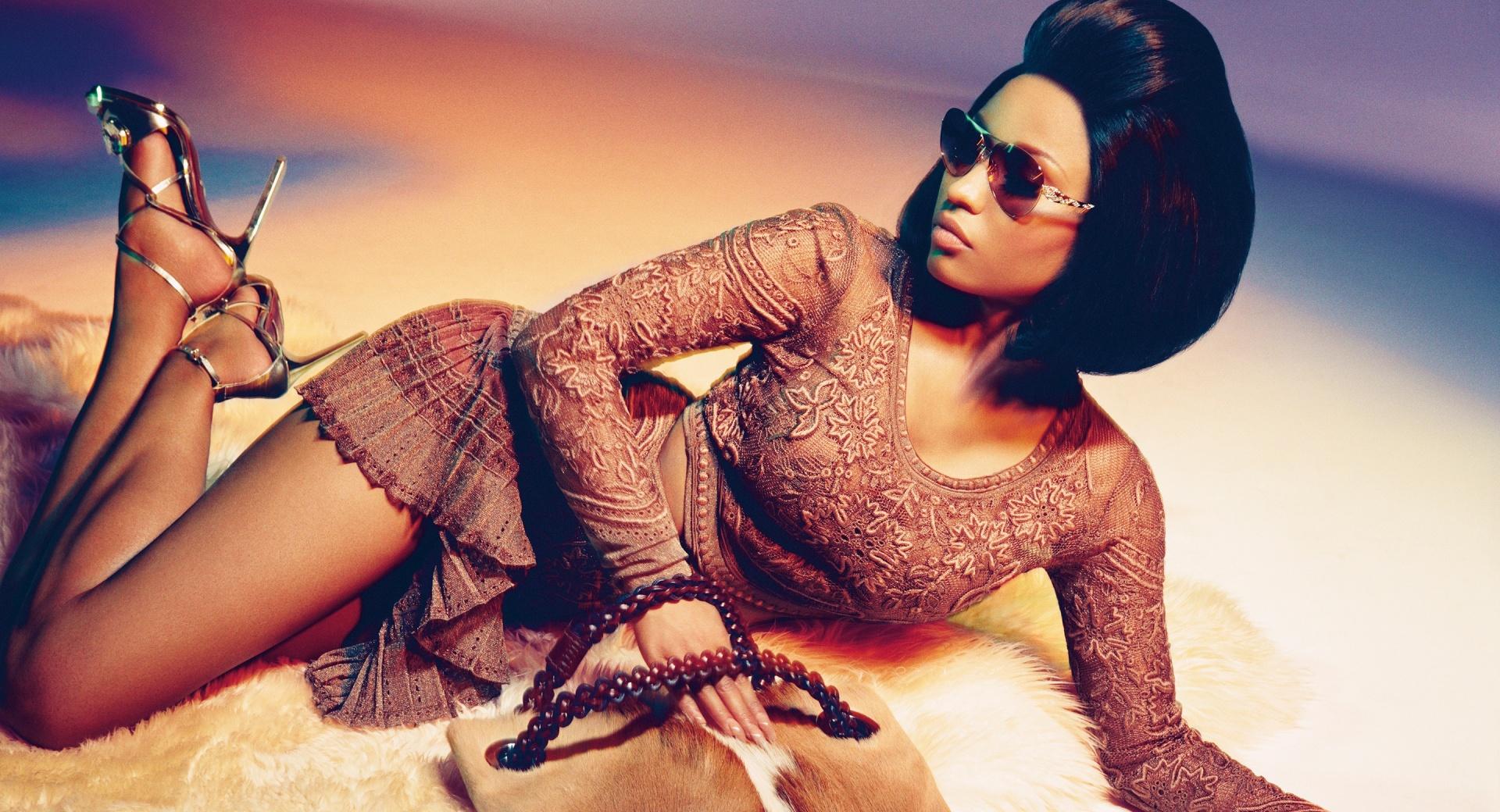 Nicki Minaj Fashion 2015 at 640 x 1136 iPhone 5 size wallpapers HD quality