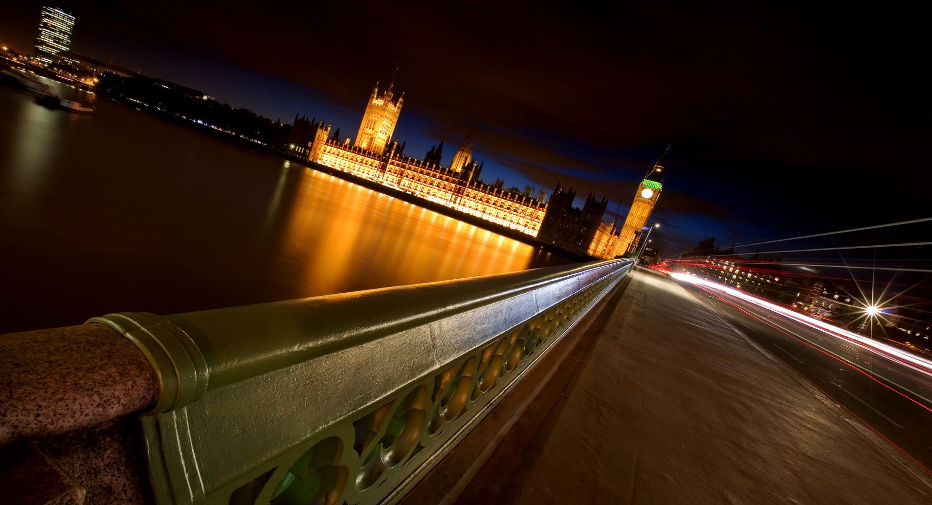 River Thames London at 640 x 1136 iPhone 5 size wallpapers HD quality