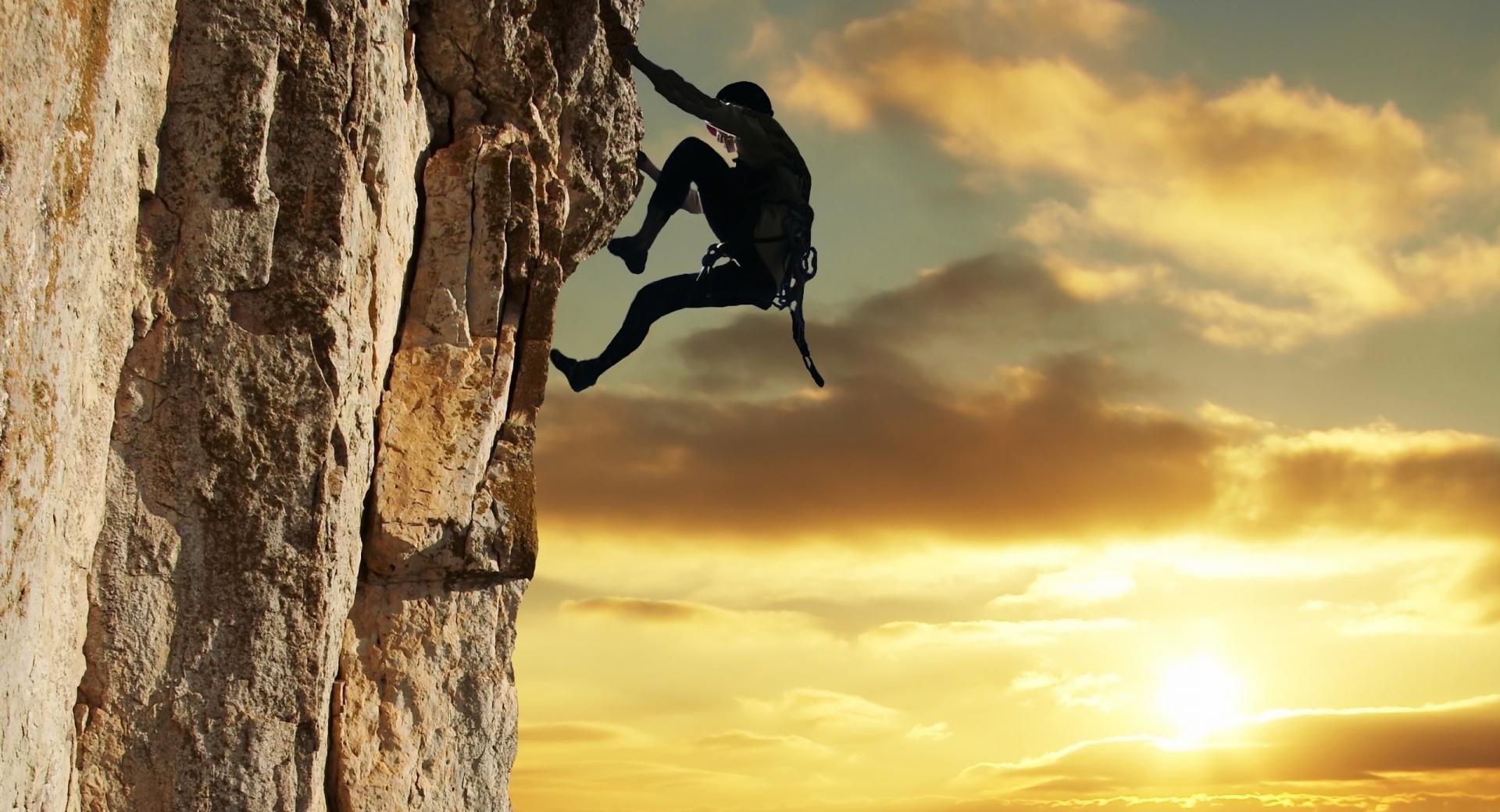 Rock Climbing at 320 x 480 iPhone size wallpapers HD quality