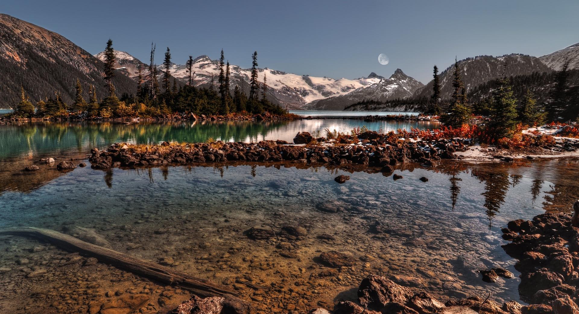 Splendid Mountain Lakes at 750 x 1334 iPhone 6 size wallpapers HD quality