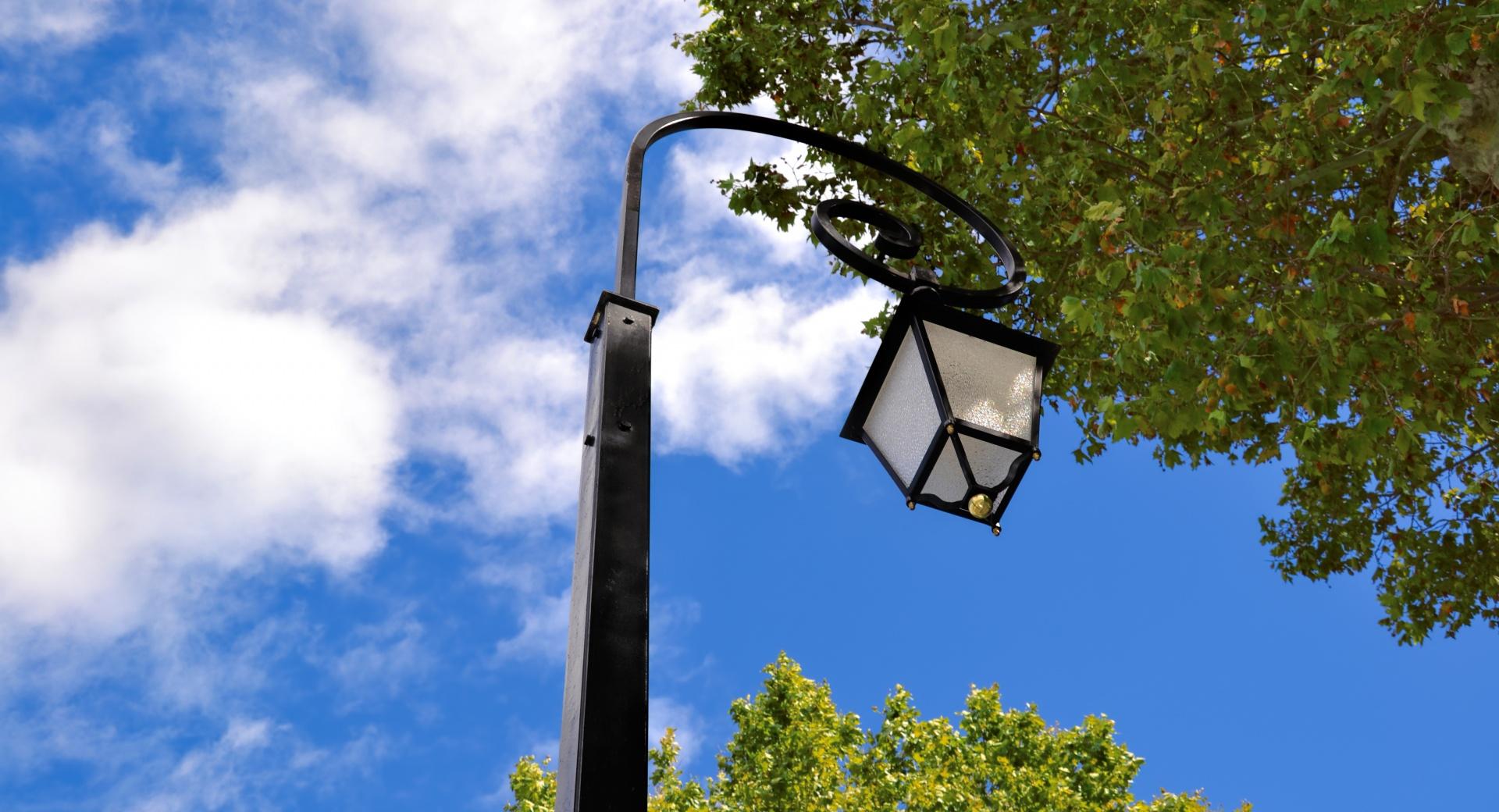 Streetlight at 1152 x 864 size wallpapers HD quality