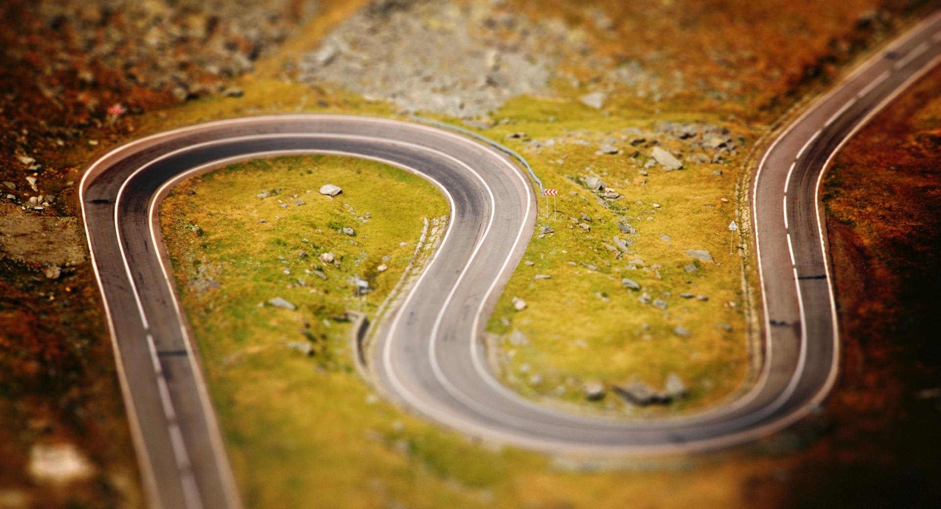 Tilt And Shift Curvy Road at 750 x 1334 iPhone 6 size wallpapers HD quality
