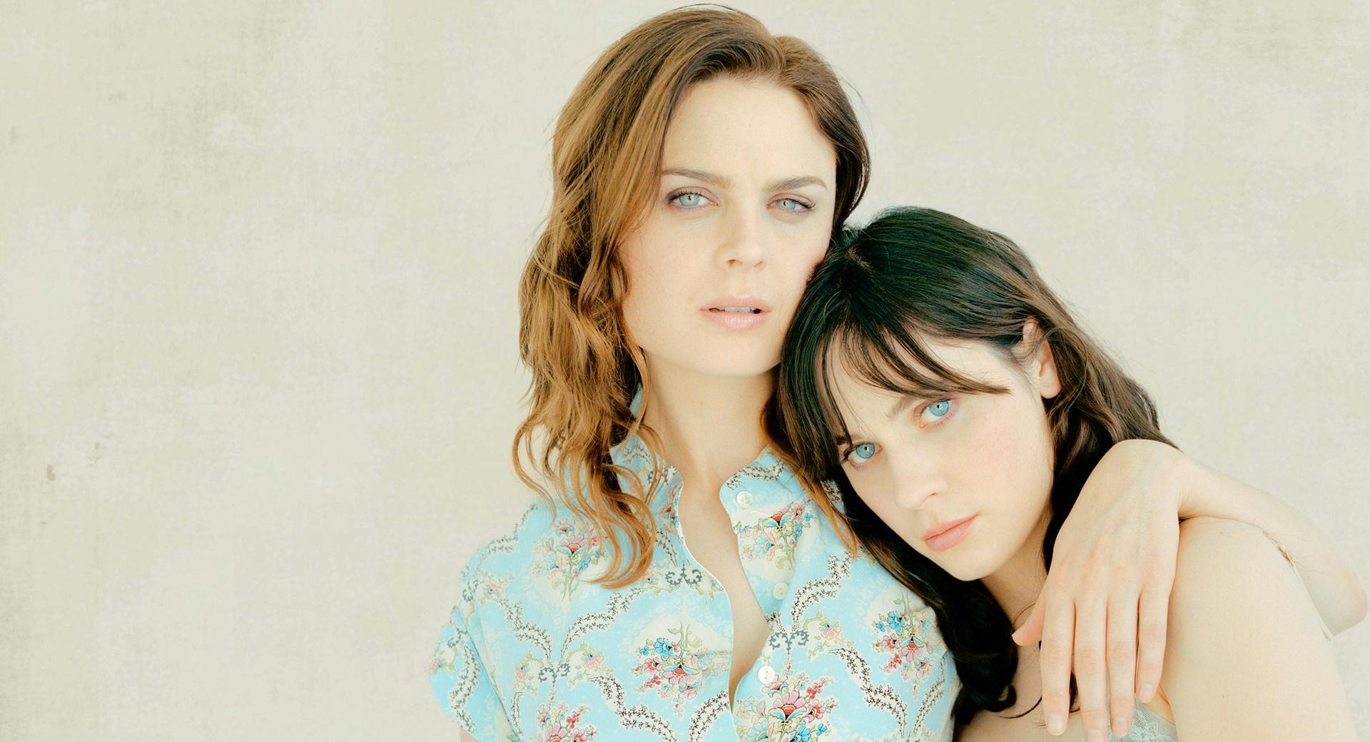 Zooey and Emily Deschanel wallpapers HD quality