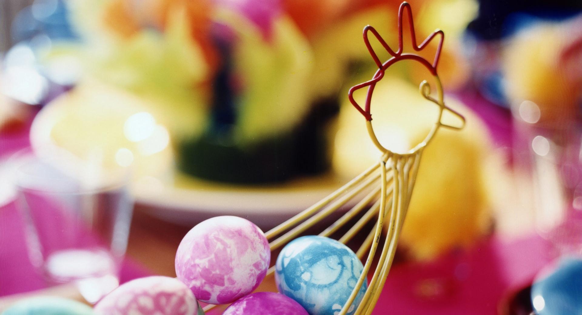 Basket Of Easter Eggs at 320 x 480 iPhone size wallpapers HD quality