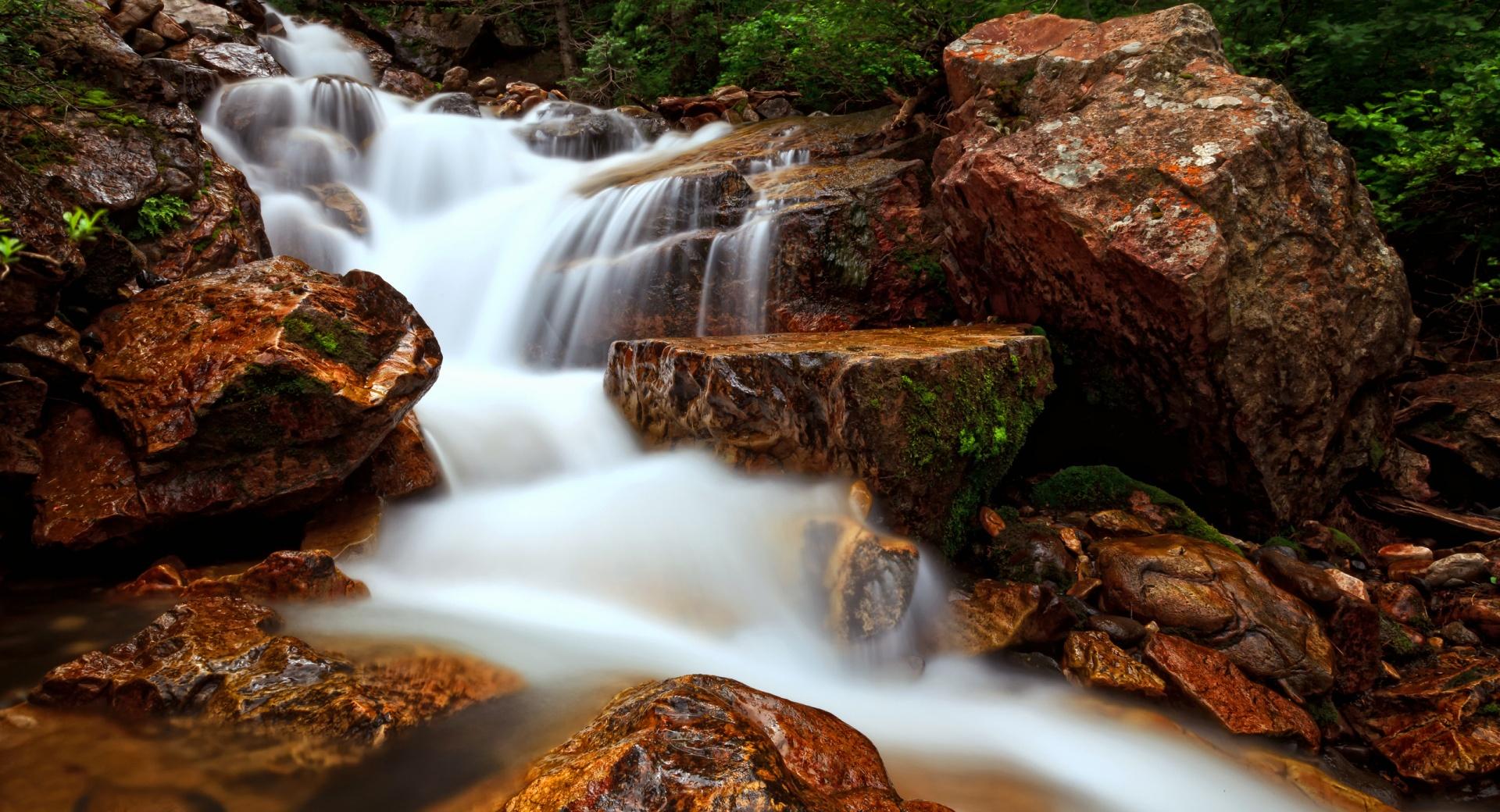 Beautiful Forest Waterfall Long Exposure at 1600 x 1200 size wallpapers HD quality