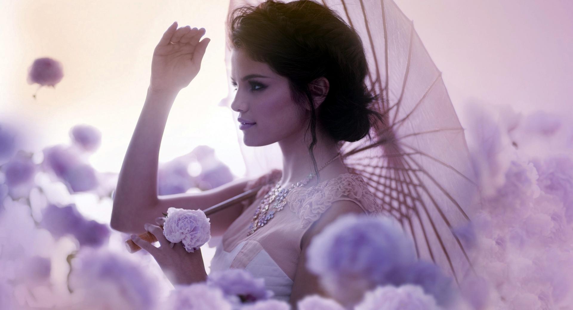 Beautiful Selena Gomez at 2048 x 2048 iPad size wallpapers HD quality