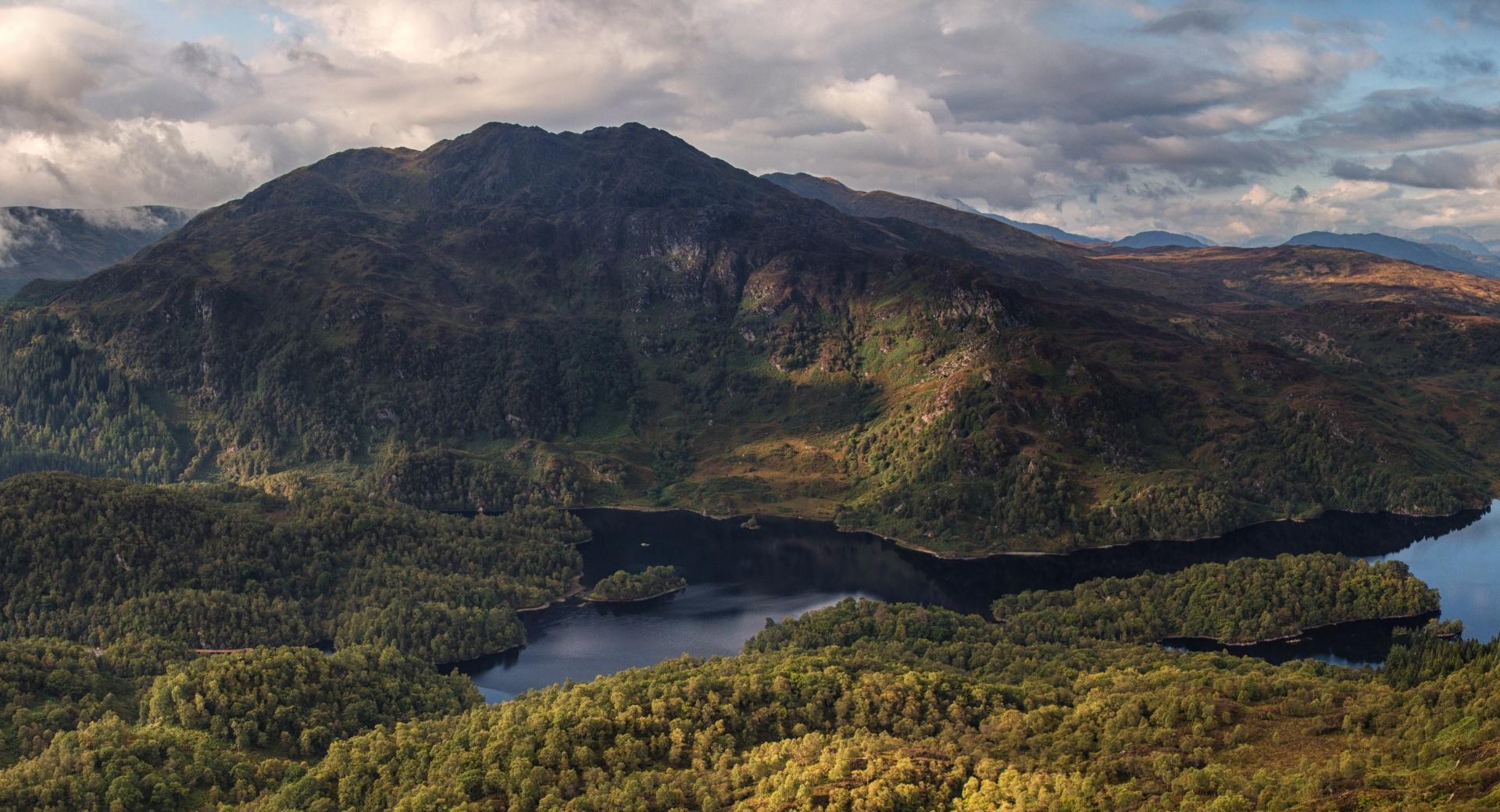 Ben Venue mountain, Trossachs, Scotland at 1600 x 1200 size wallpapers HD quality