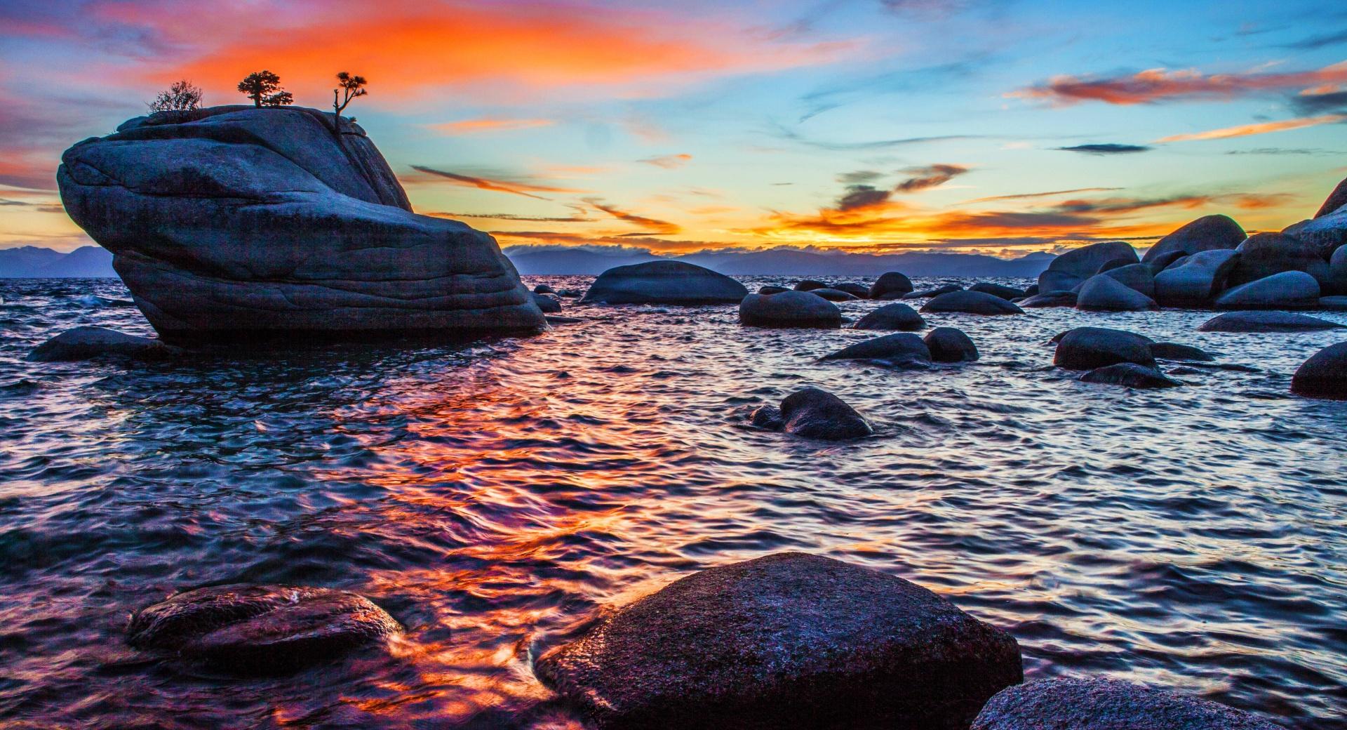 Bonsai Rock Sunset at Lake Tahoe at 1024 x 1024 iPad size wallpapers HD quality