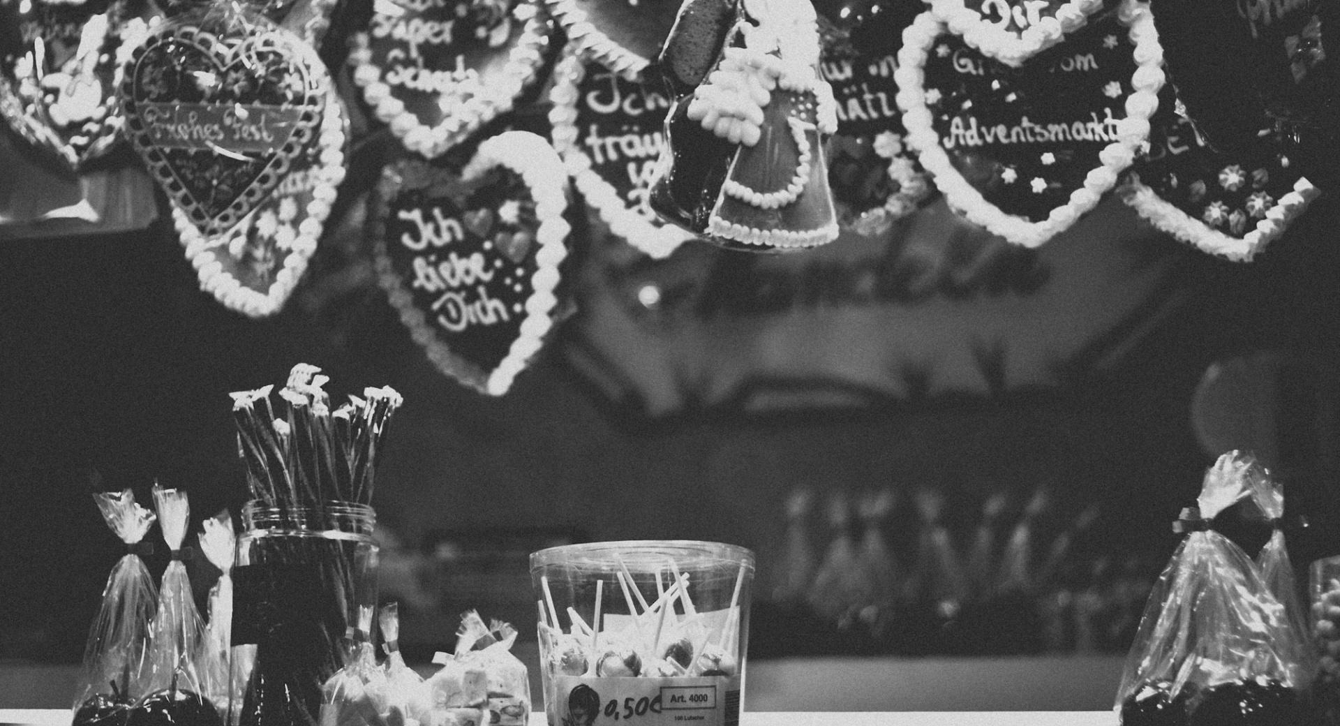 Christmas Market Black And White 2048 x 2048 iPad wallpaper download