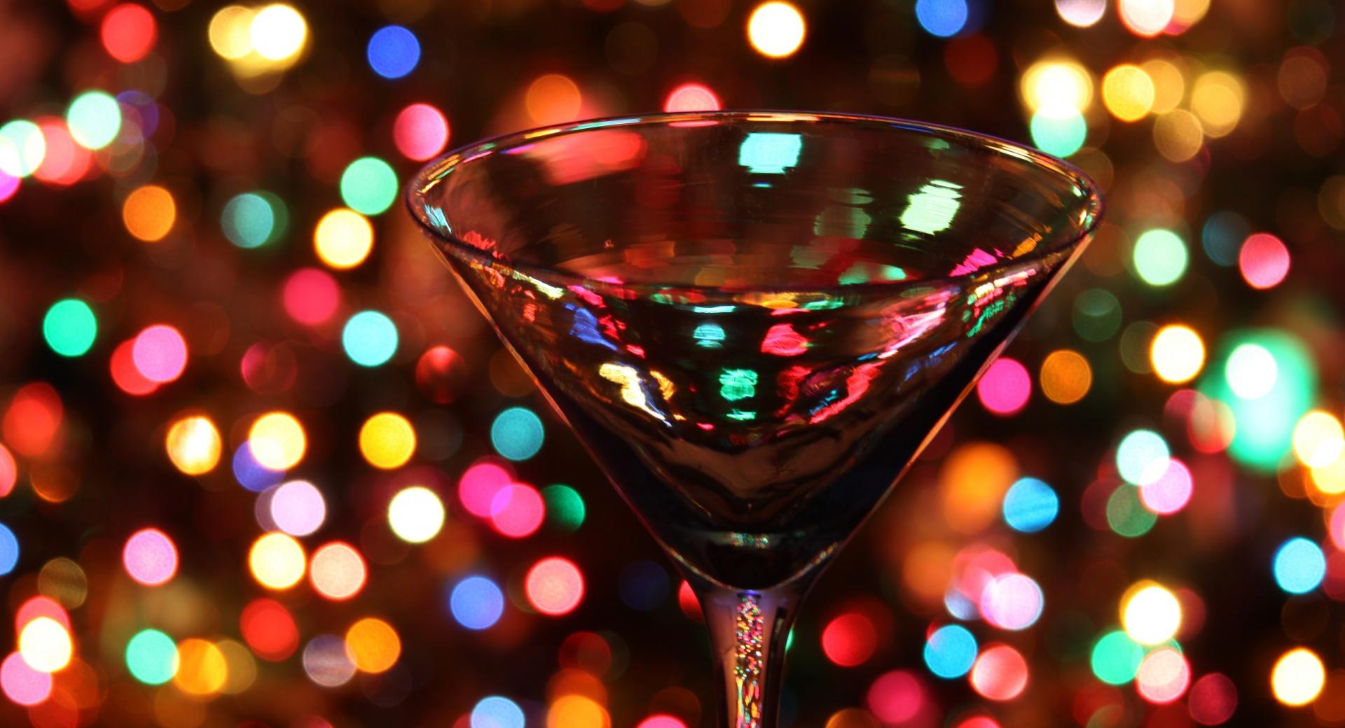 Christmas Through A Martini Glass at 750 x 1334 iPhone 6 size wallpapers HD quality