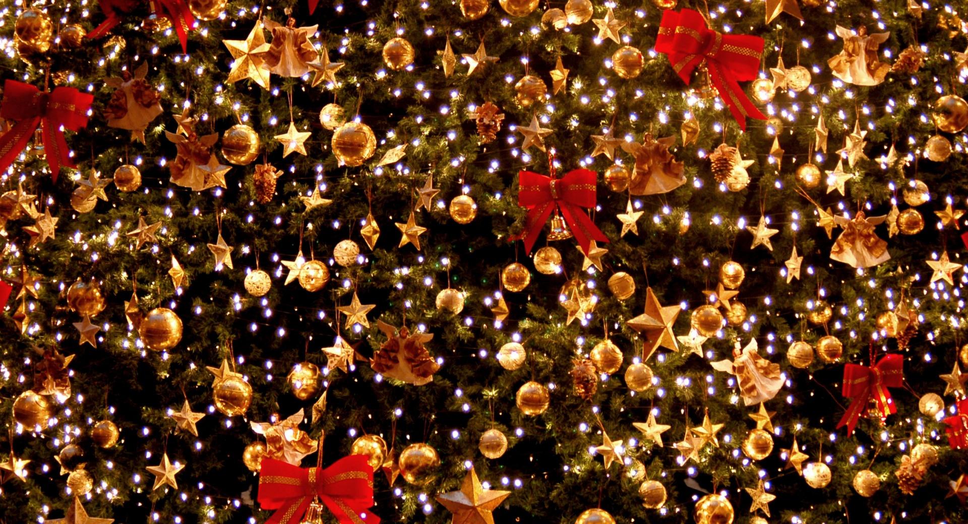 Christmas Tree Background wallpapers HD quality