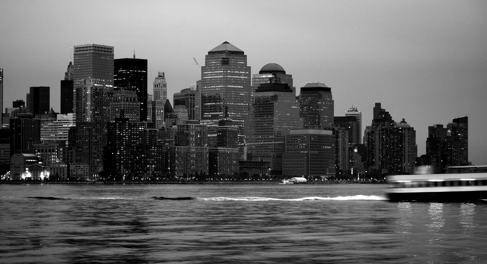 City Black And White 2 at 640 x 960 iPhone 4 size wallpapers HD quality