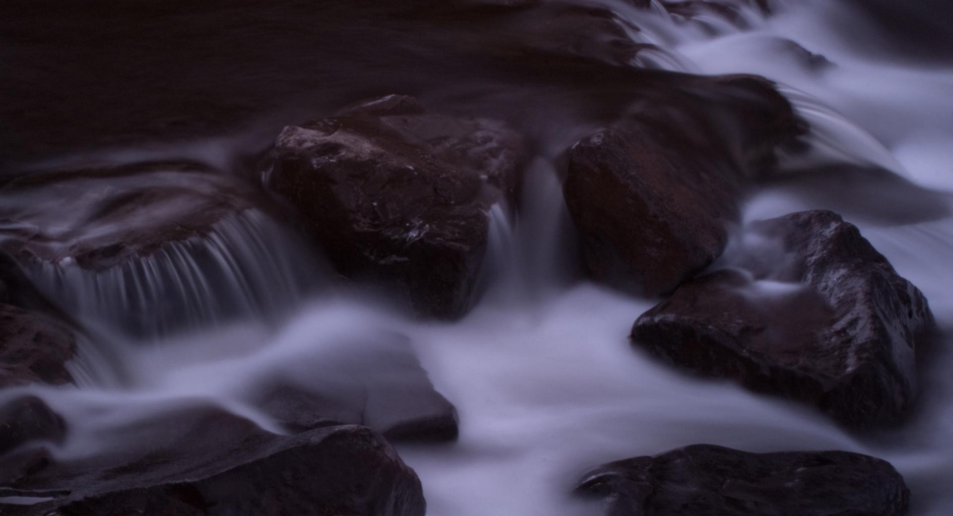 Cloudy River at 640 x 1136 iPhone 5 size wallpapers HD quality