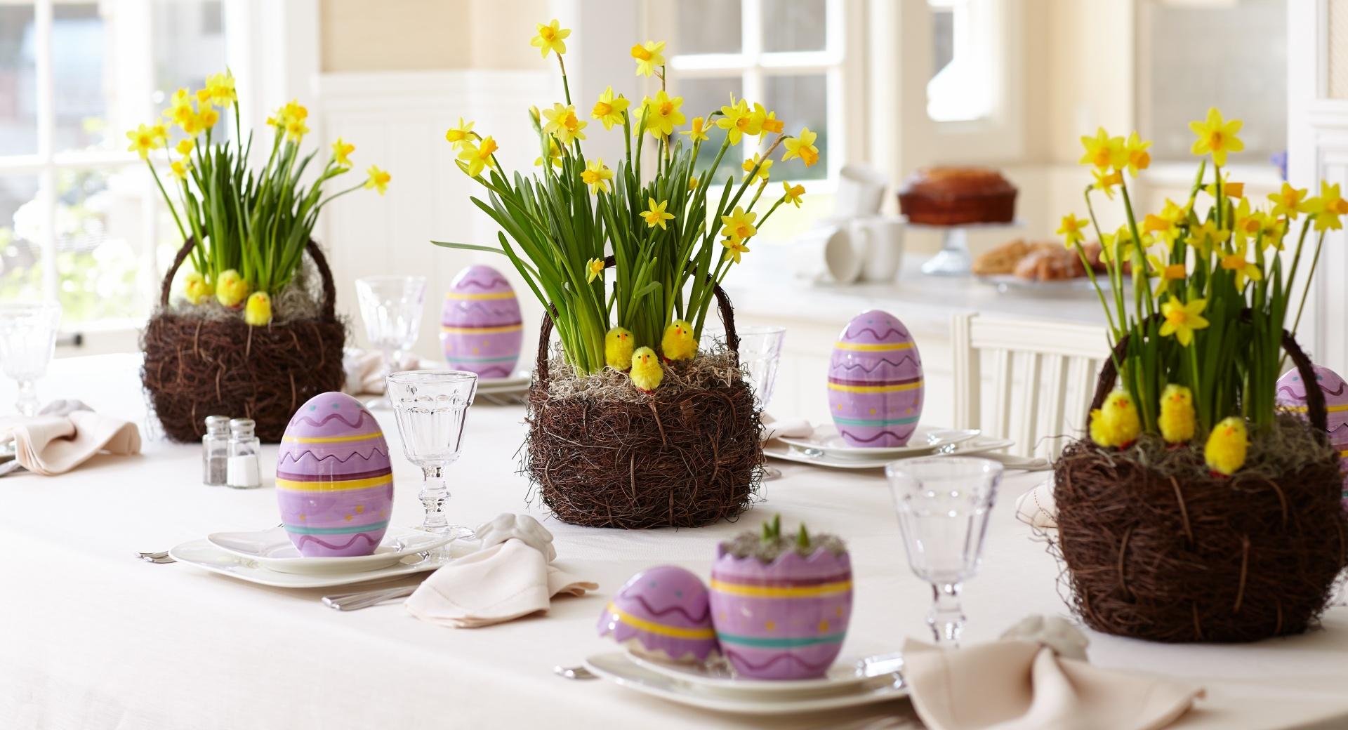 Easter Party Decoration at 2048 x 2048 iPad size wallpapers HD quality