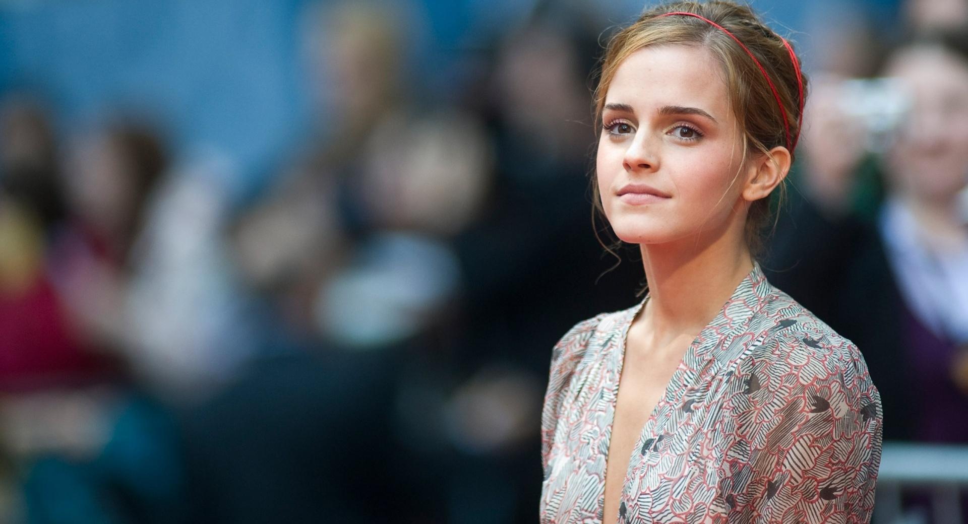 Emma Watson Harry Potter Premiere at 640 x 960 iPhone 4 size wallpapers HD quality